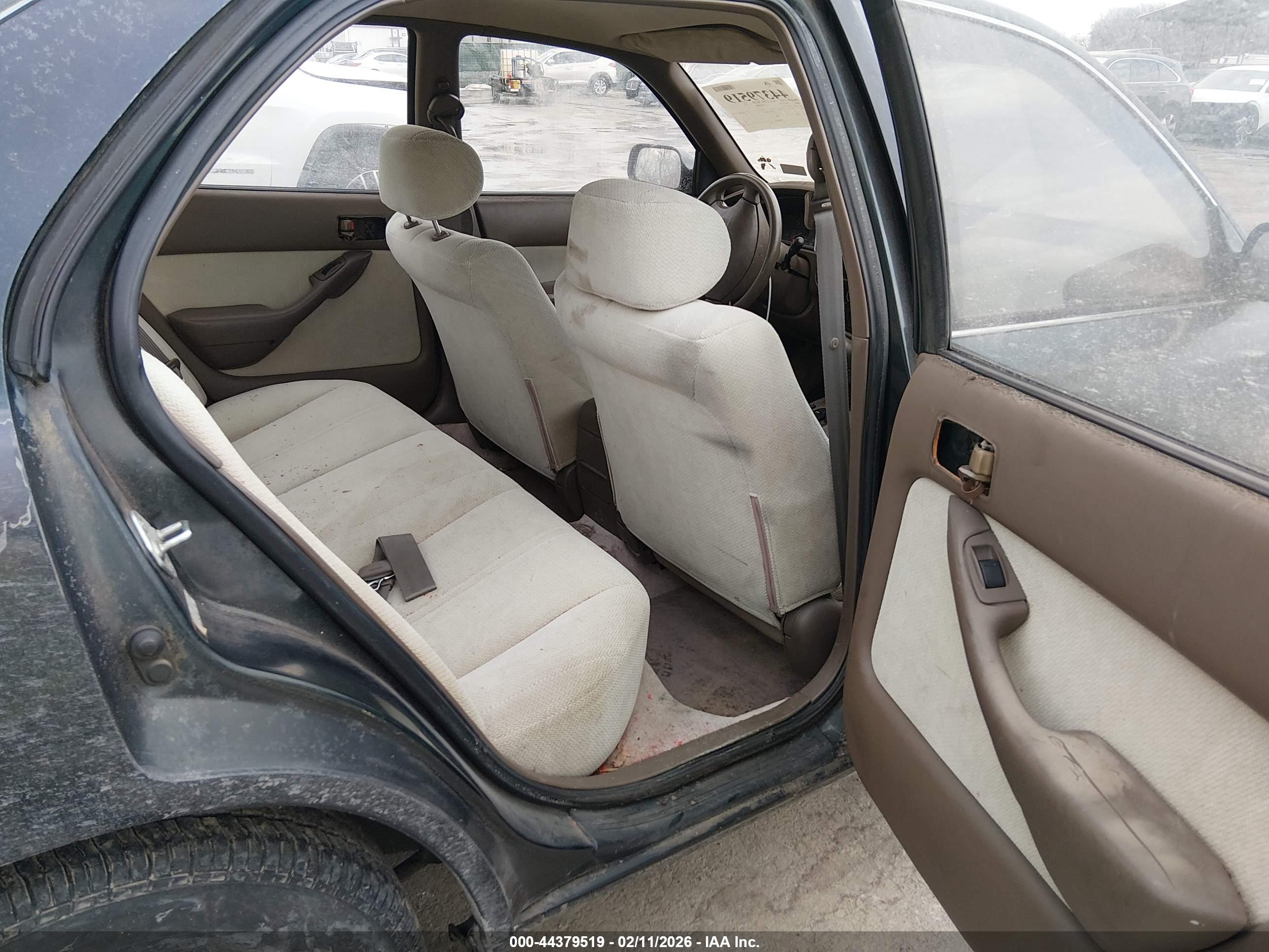 TOYOTA CAMRY image 8