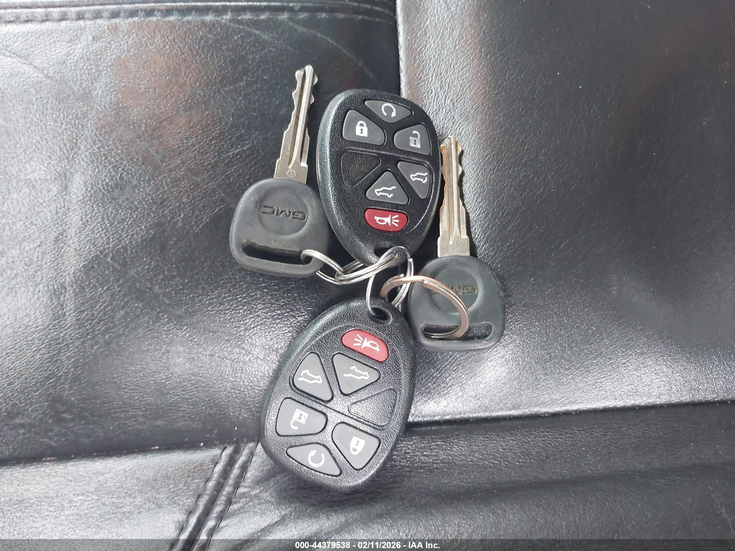 GMC YUKON image 11