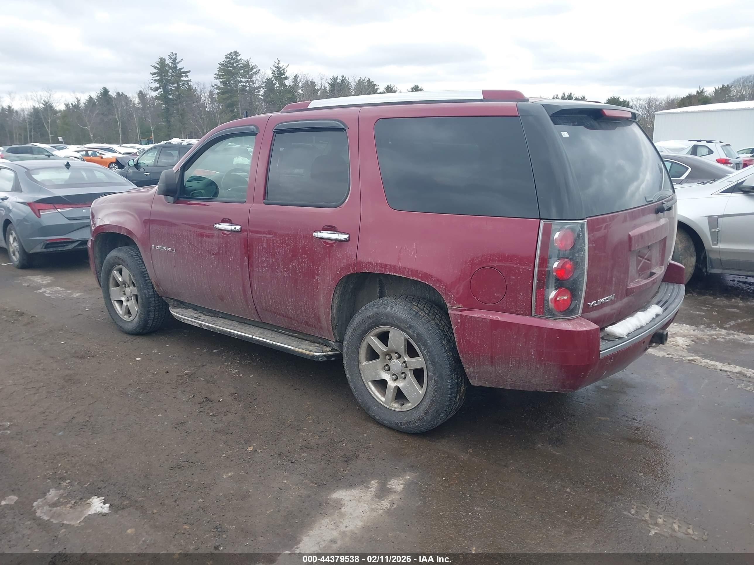 GMC YUKON image 3