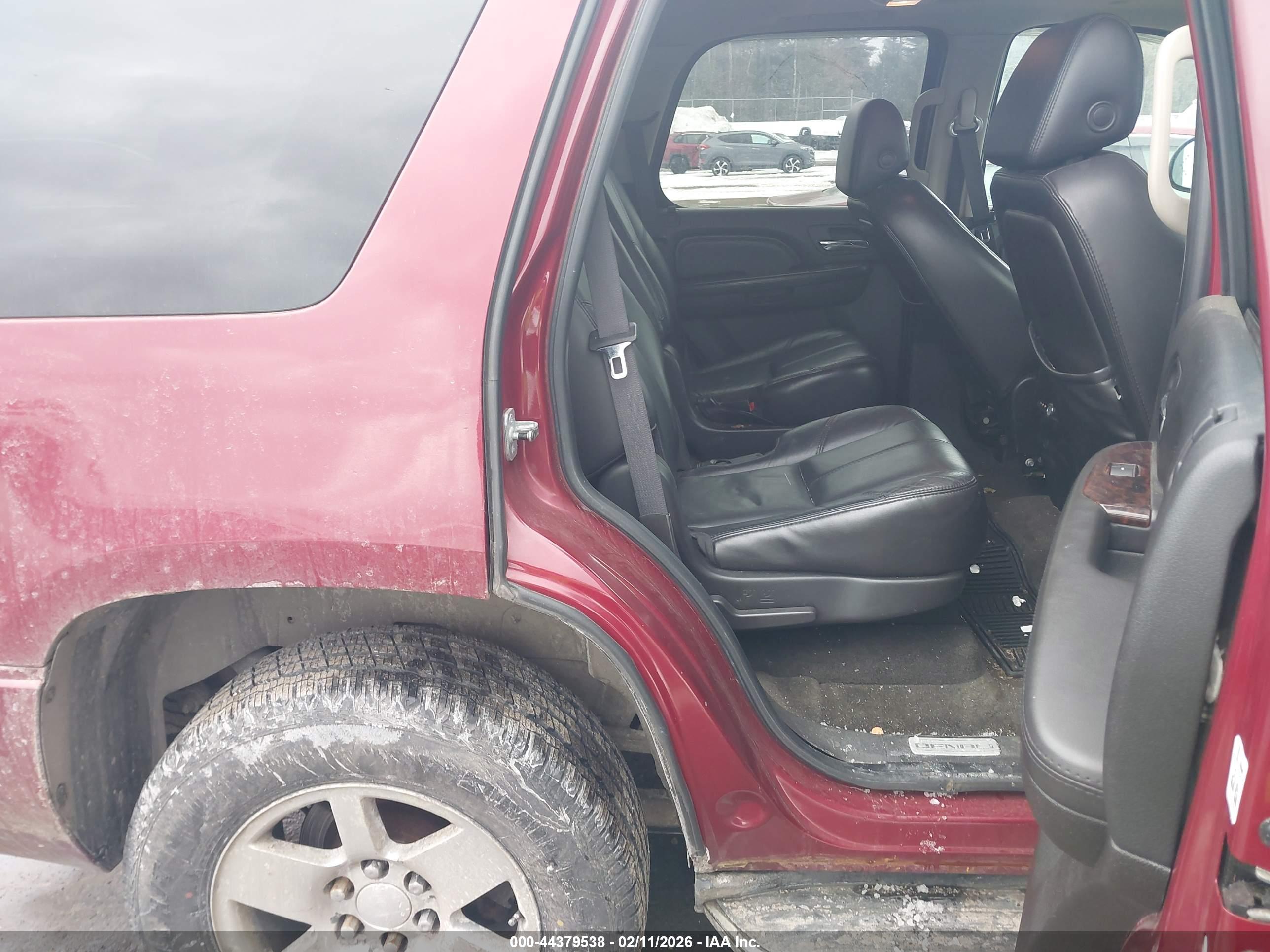 GMC YUKON image 8