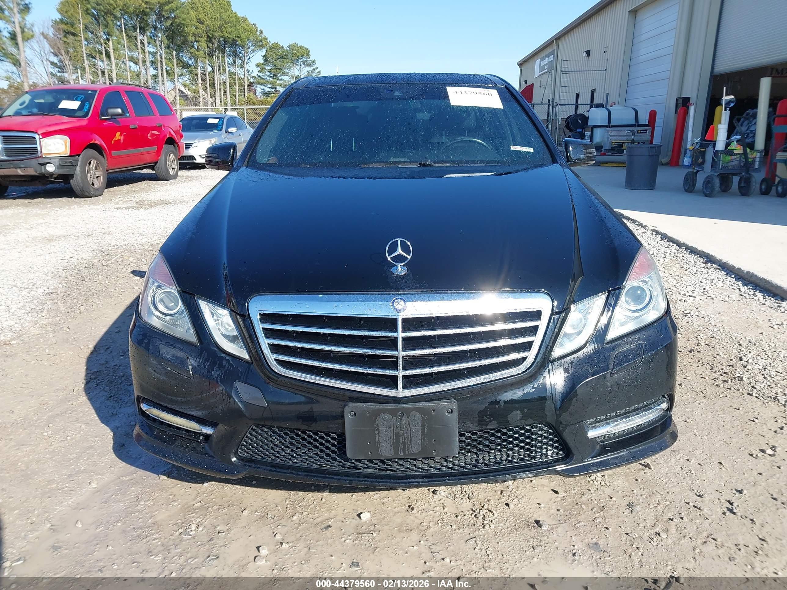 MERCEDES-BENZ E image 6