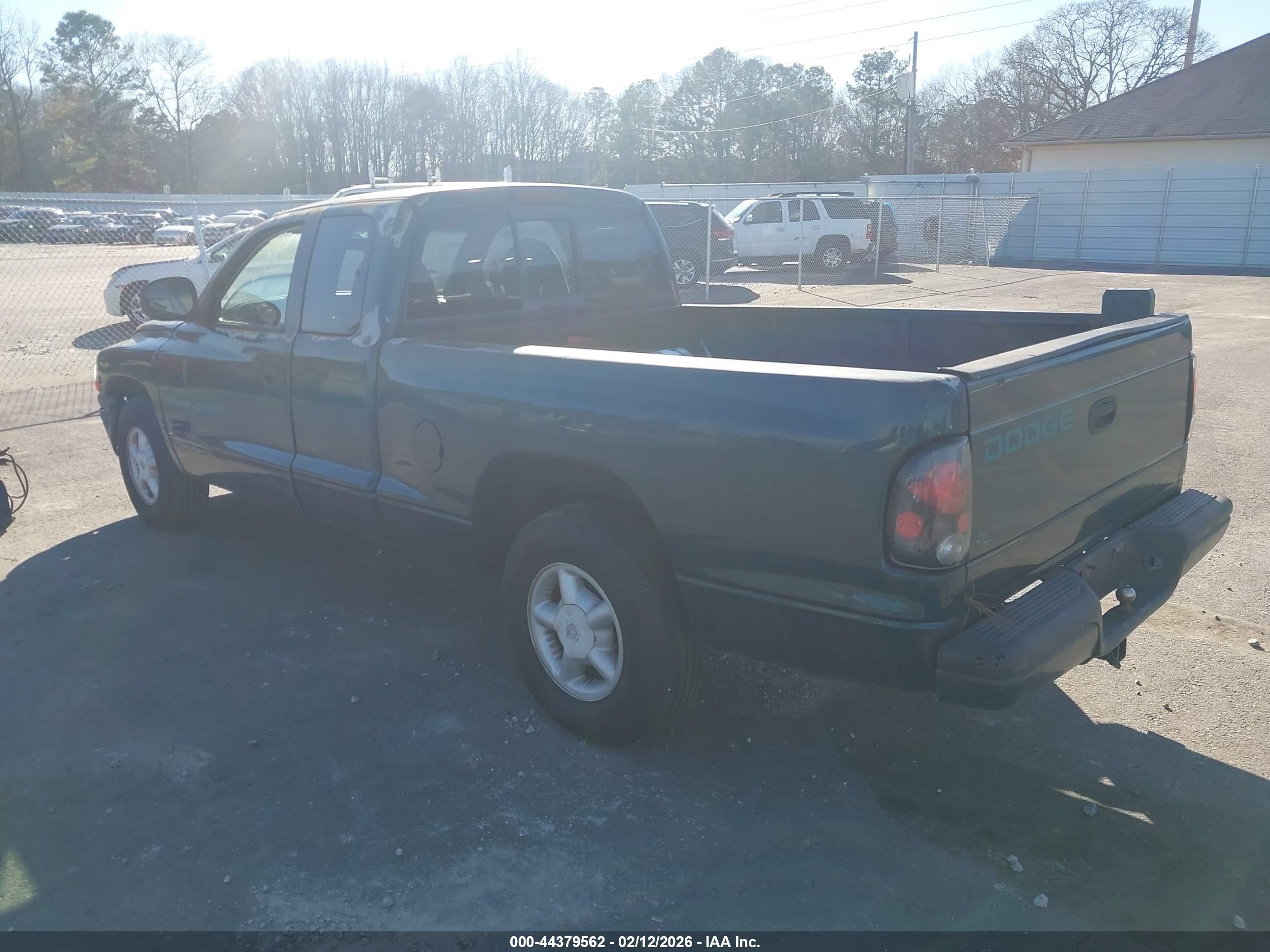 DODGE DAKOTA image 3