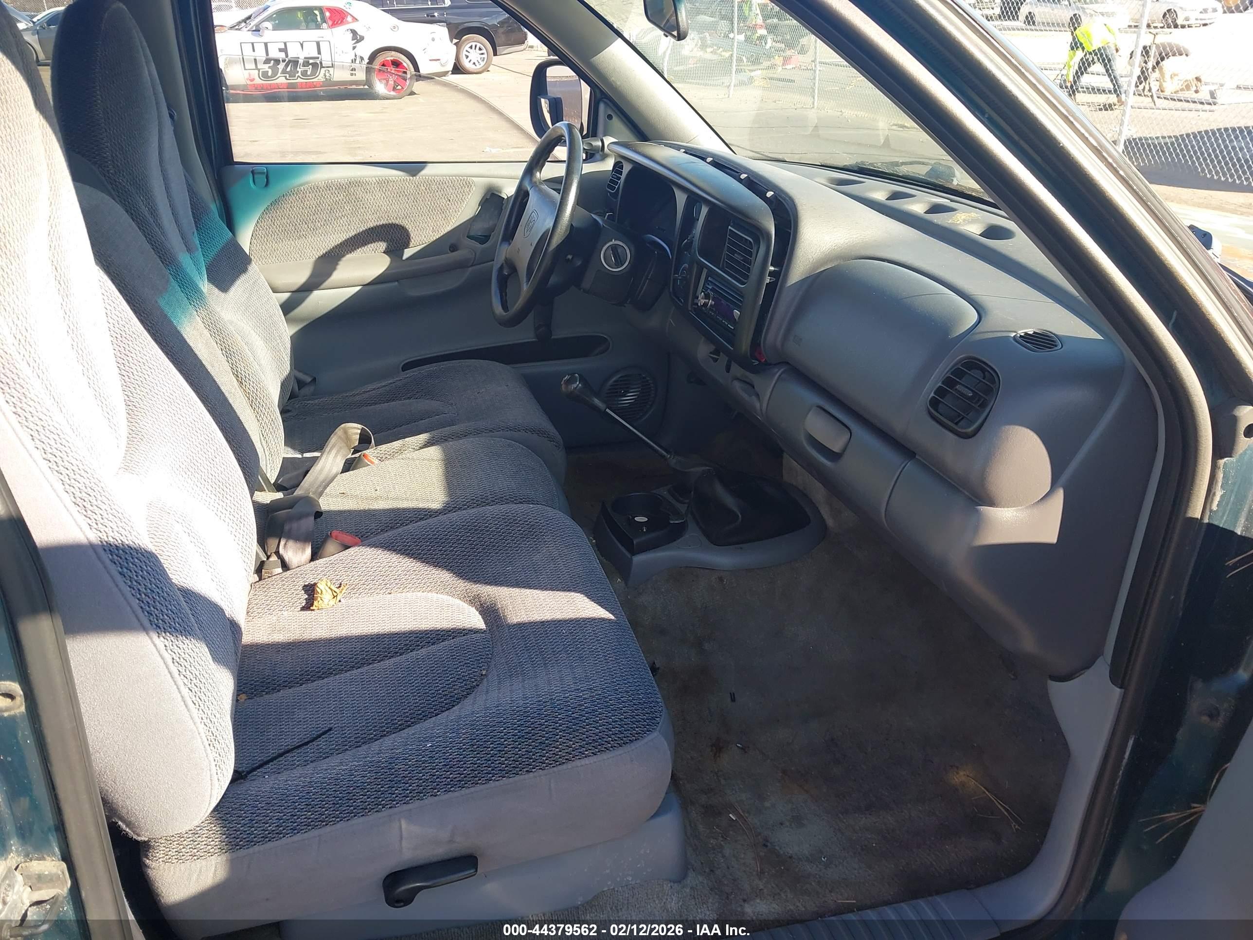 DODGE DAKOTA image 5