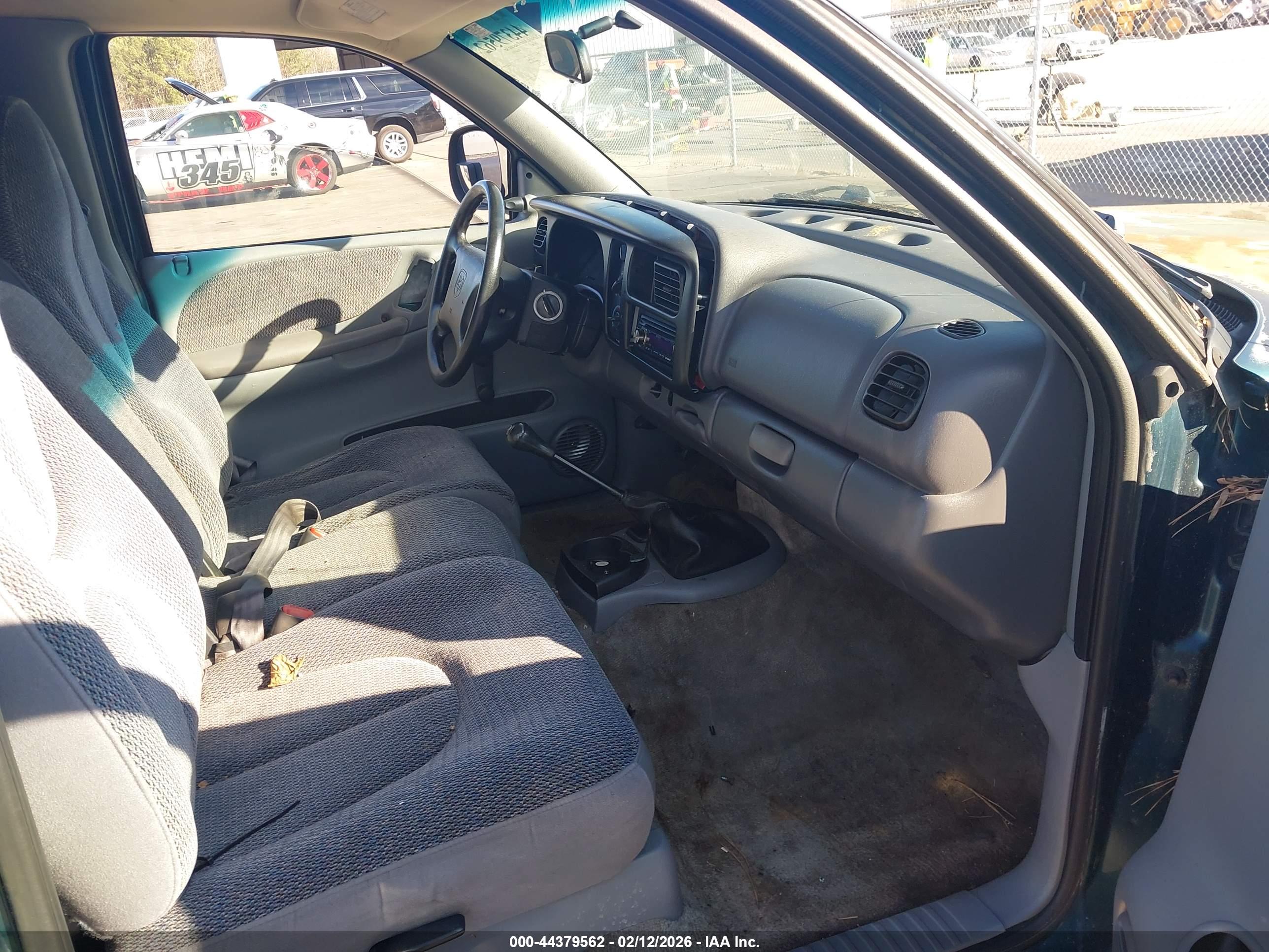 DODGE DAKOTA image 8