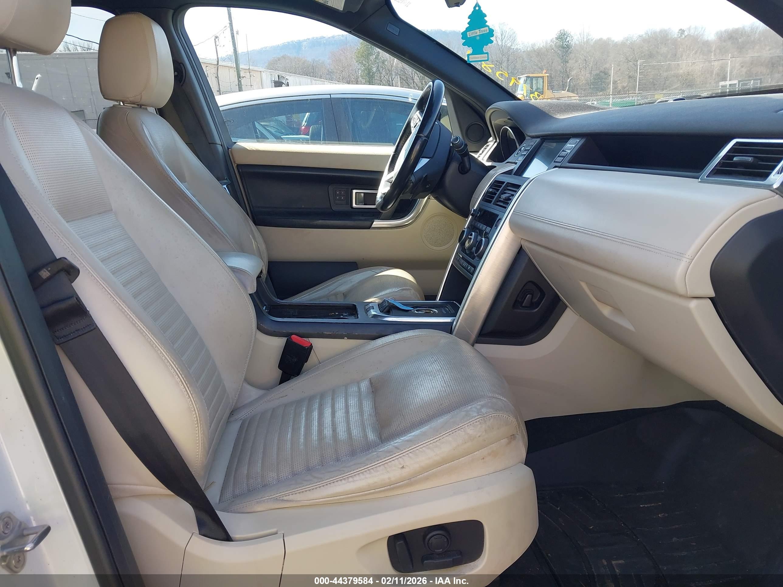 LAND ROVER image 5