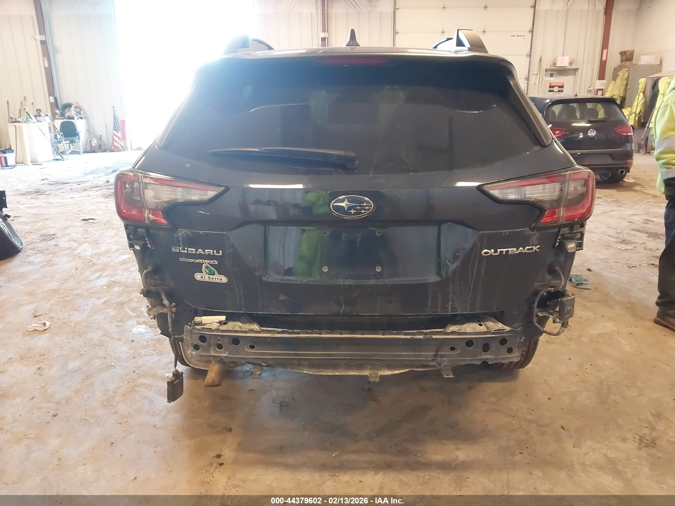 SUBARU OUTBACK image 6