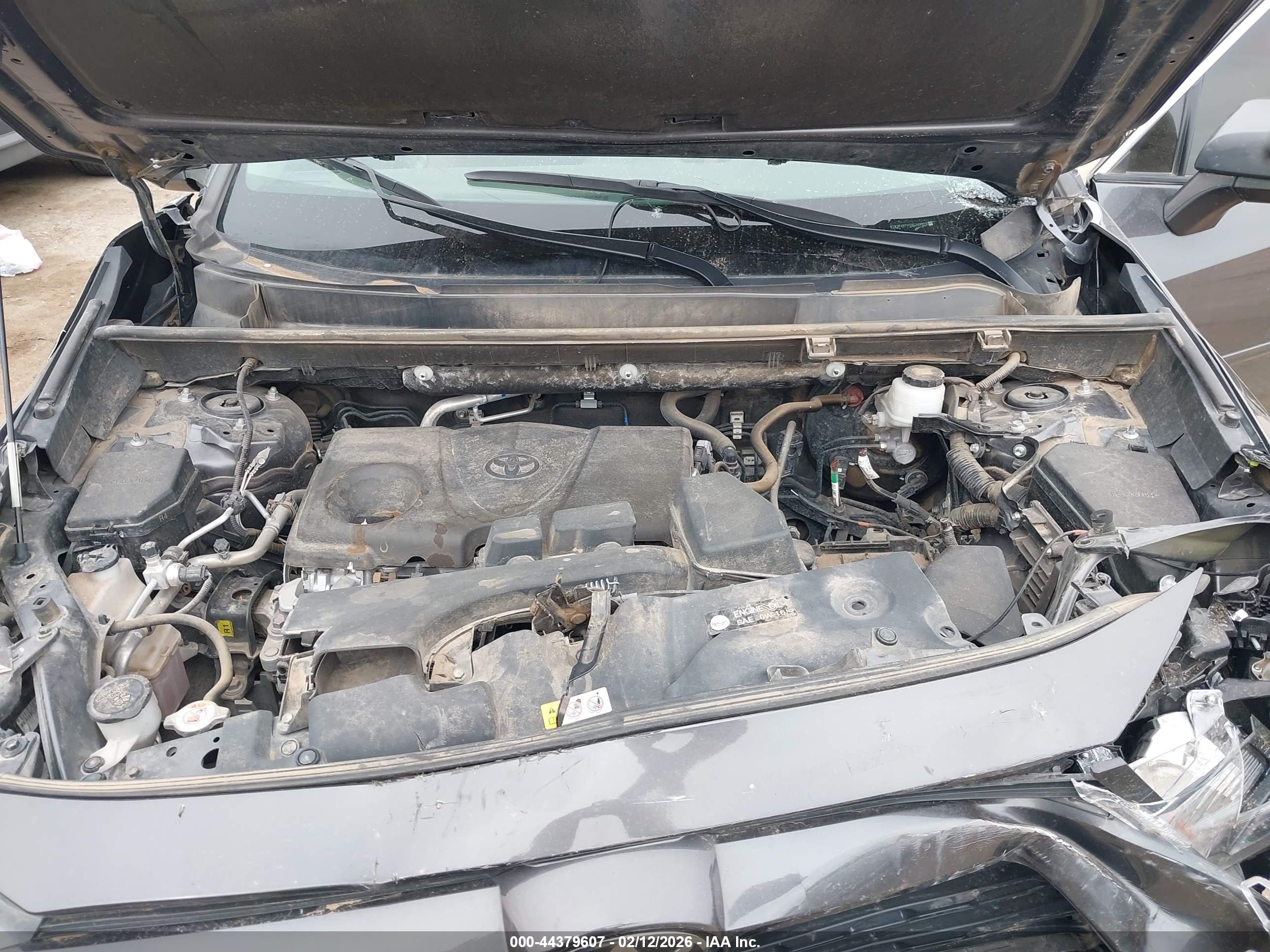 TOYOTA RAV4 image 10