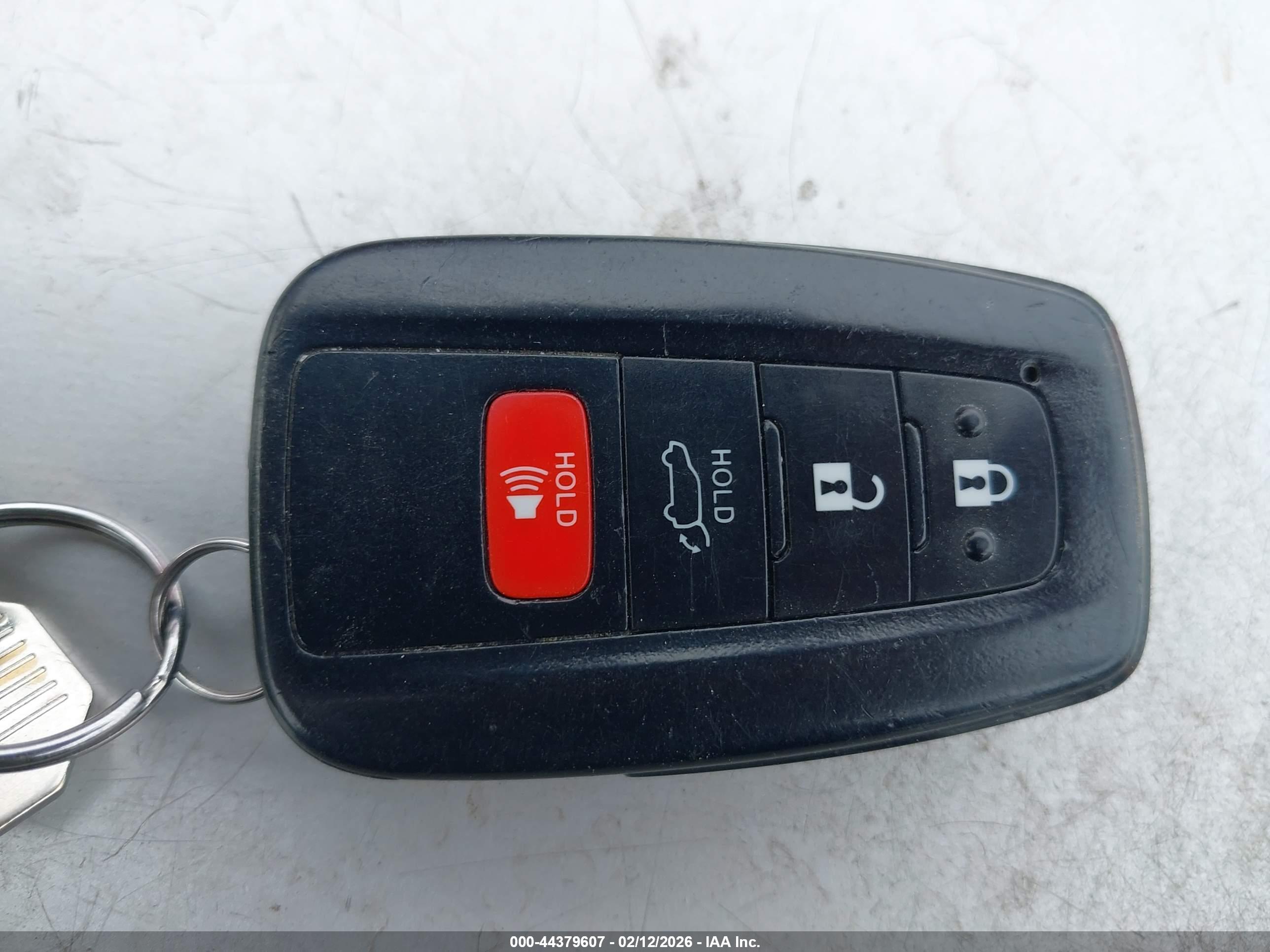 TOYOTA RAV4 image 11
