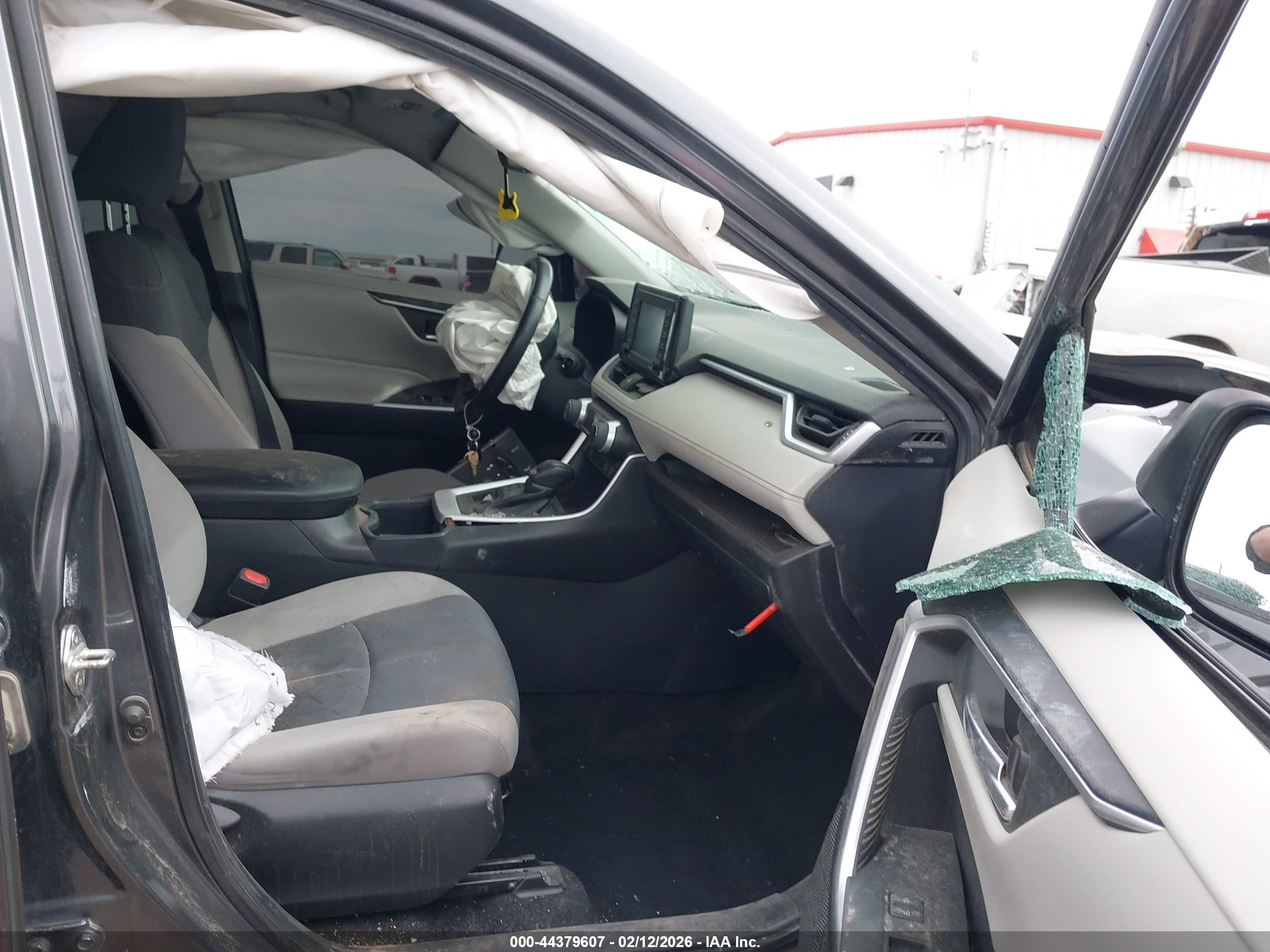 TOYOTA RAV4 image 5