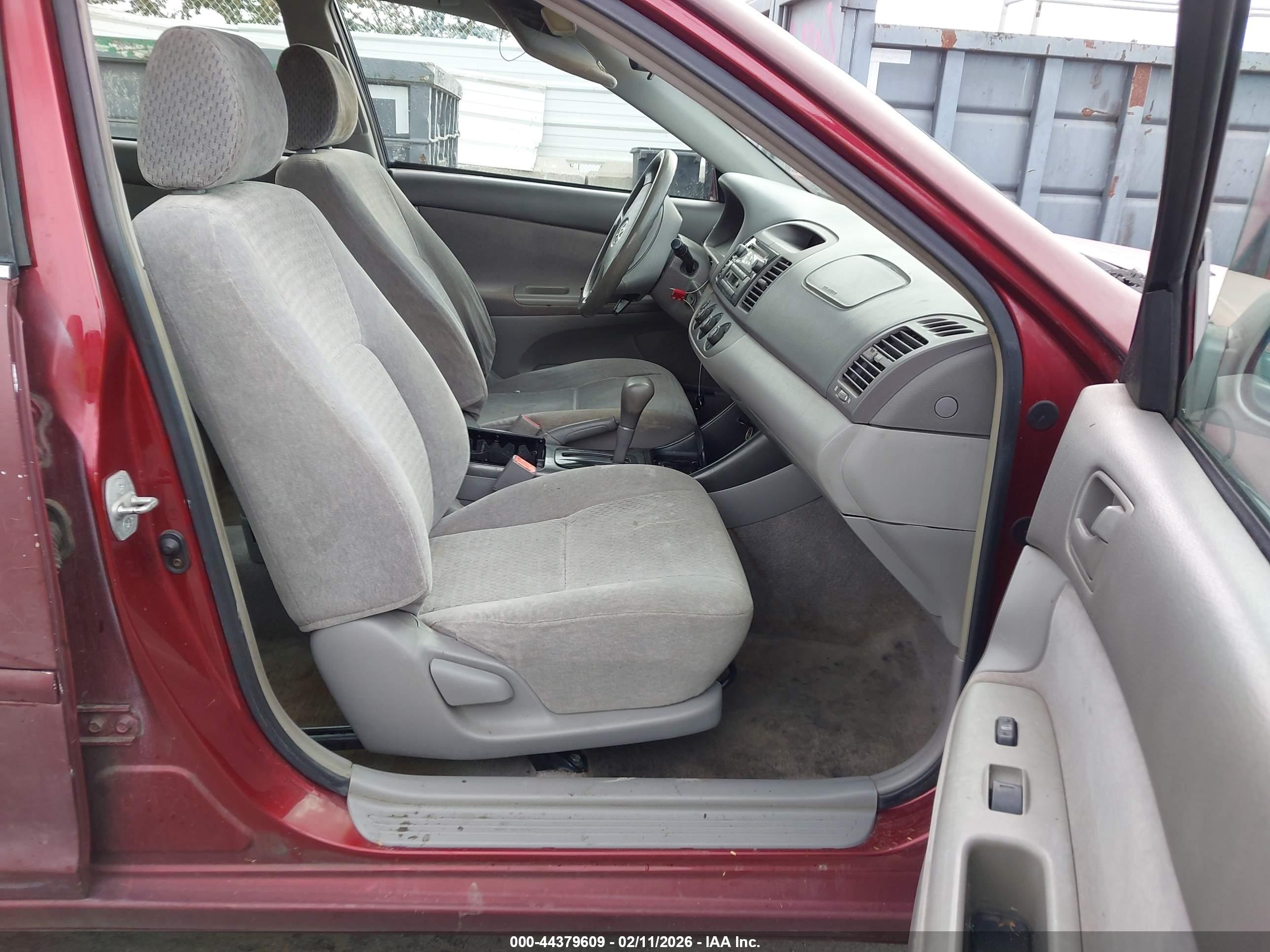 TOYOTA CAMRY image 5