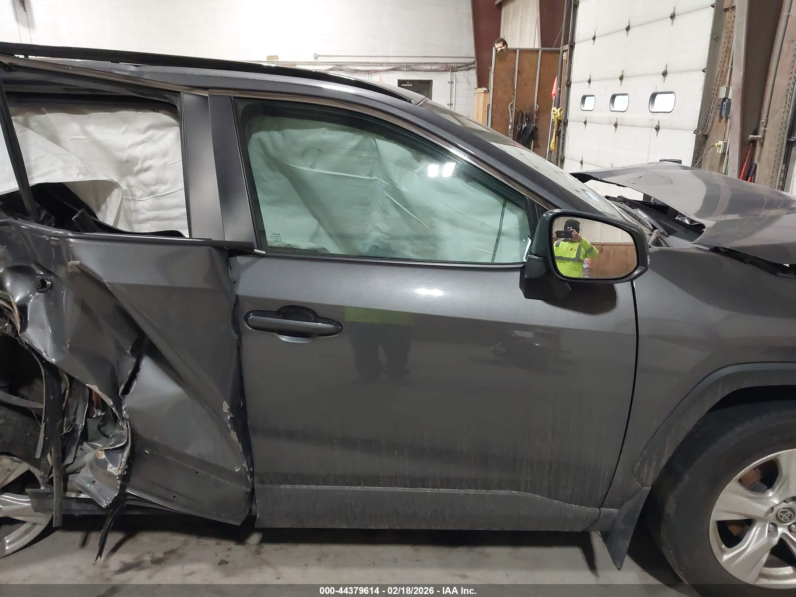 TOYOTA RAV4 image 5