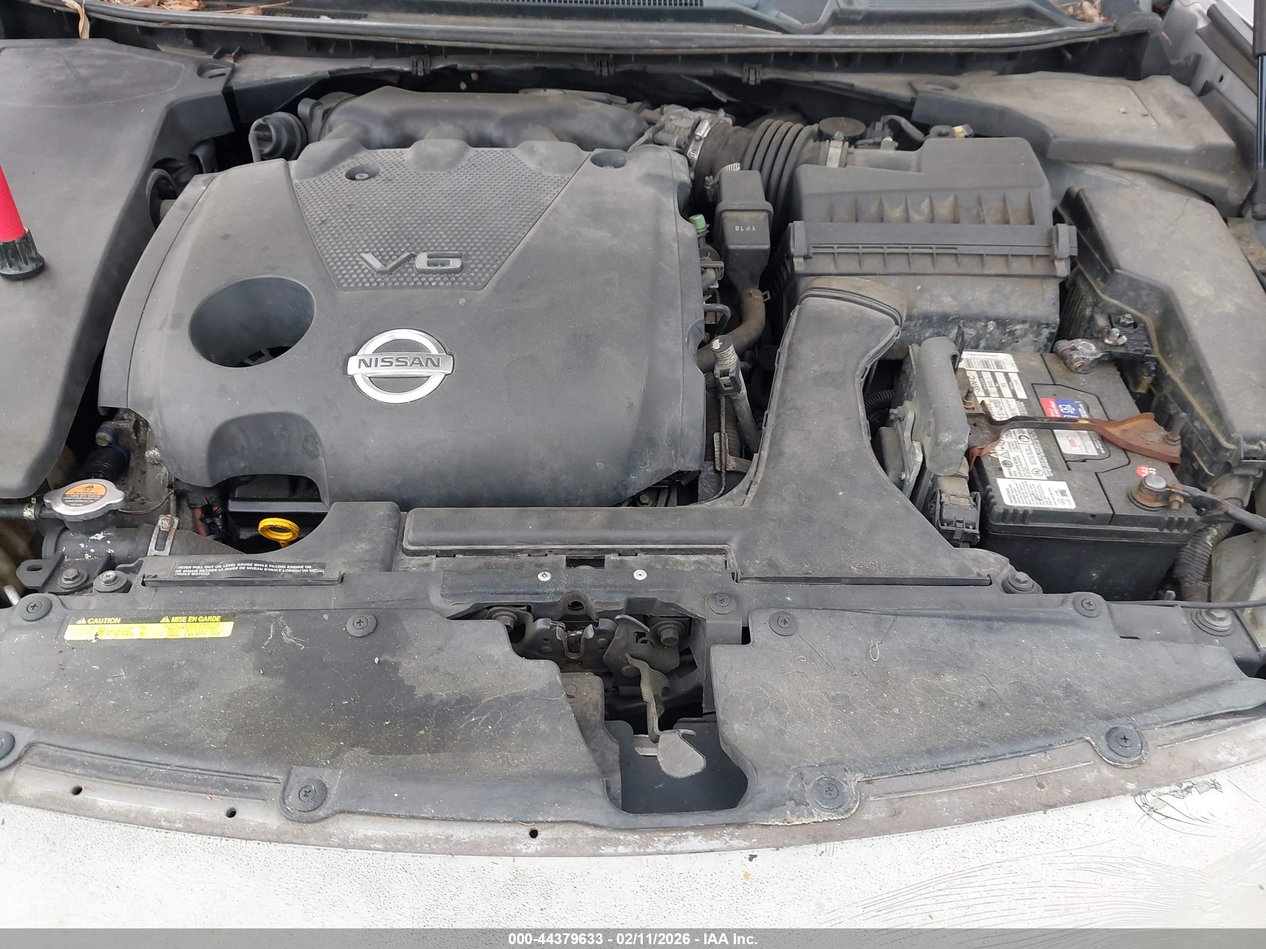 NISSAN MAXIMA image 10