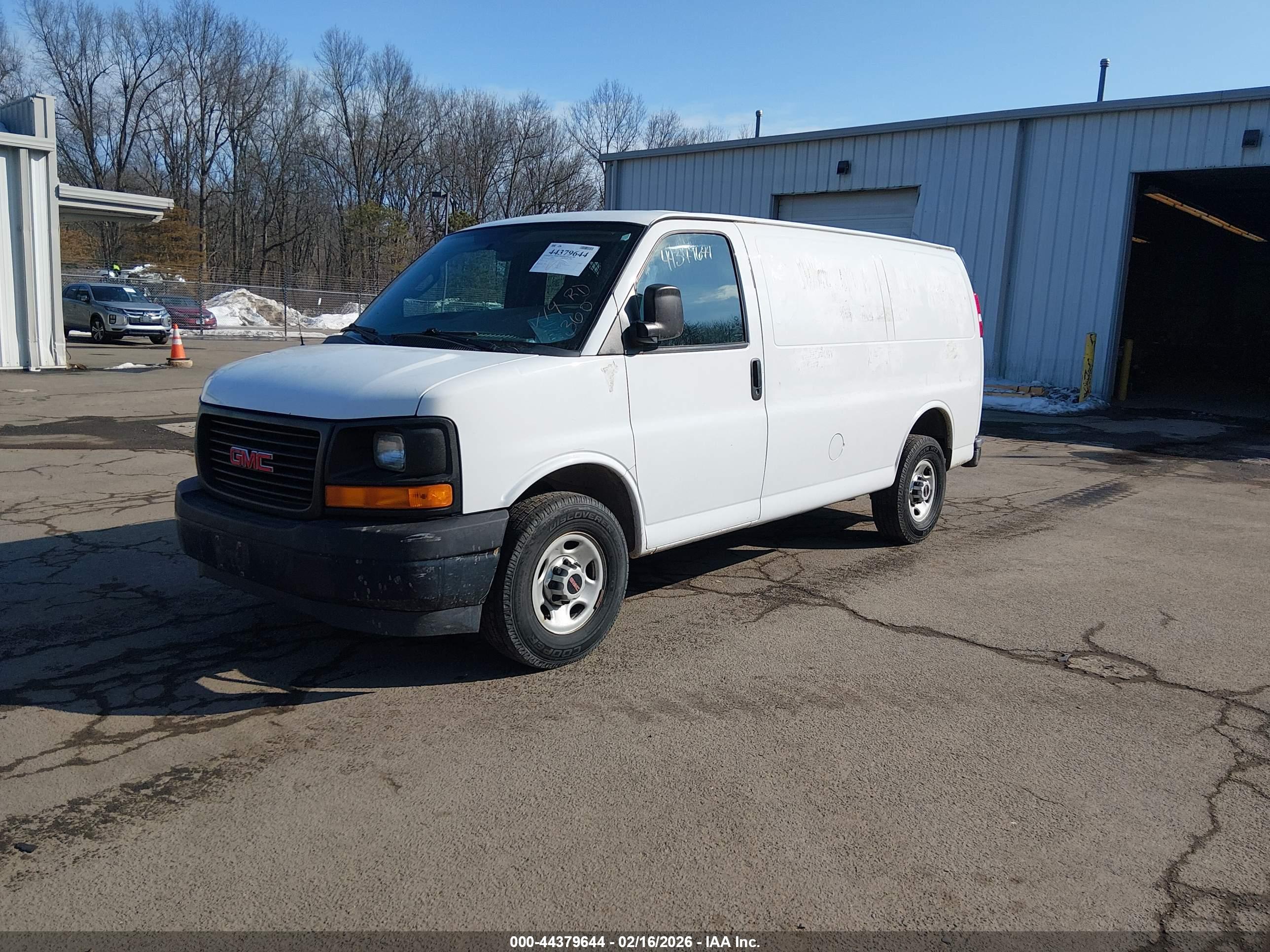 GMC SAVANA image 2
