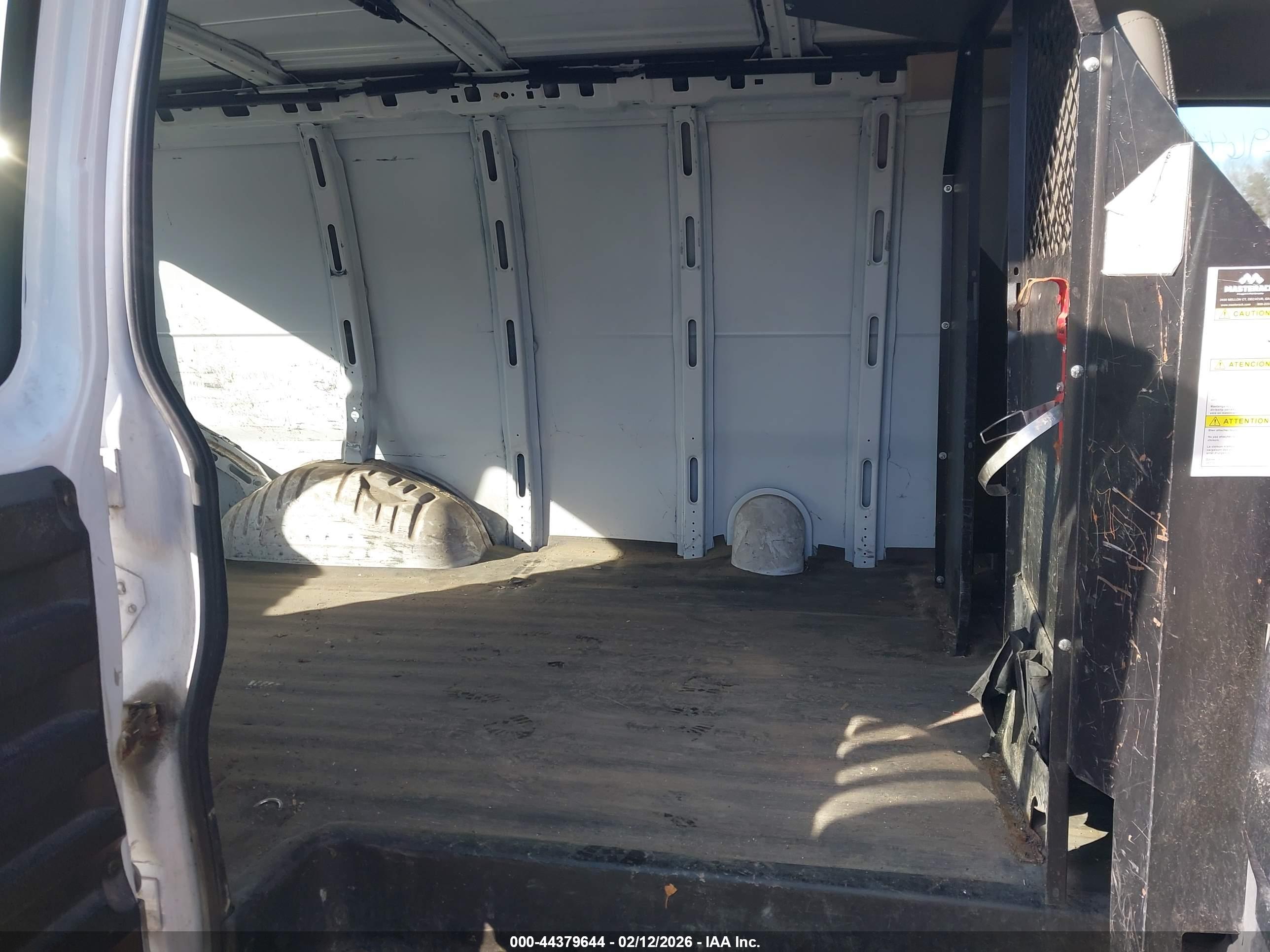 GMC SAVANA image 8