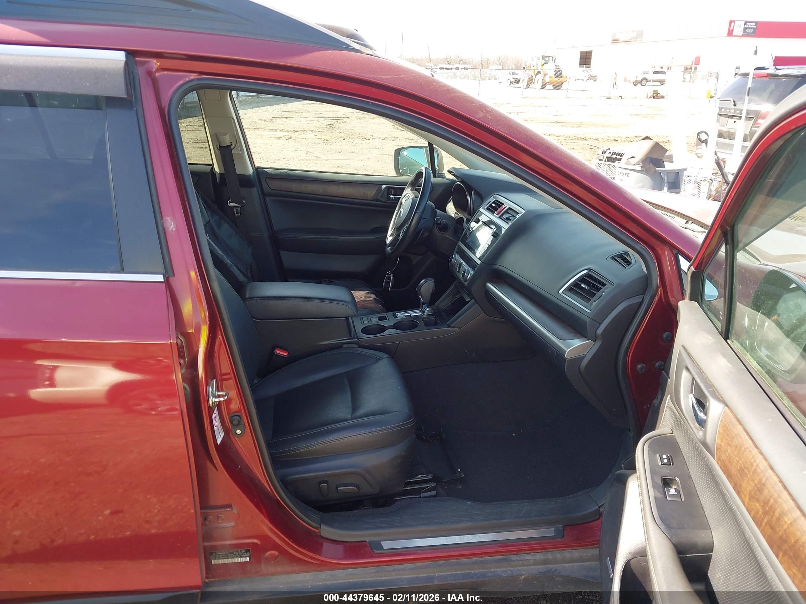 SUBARU OUTBACK image 5
