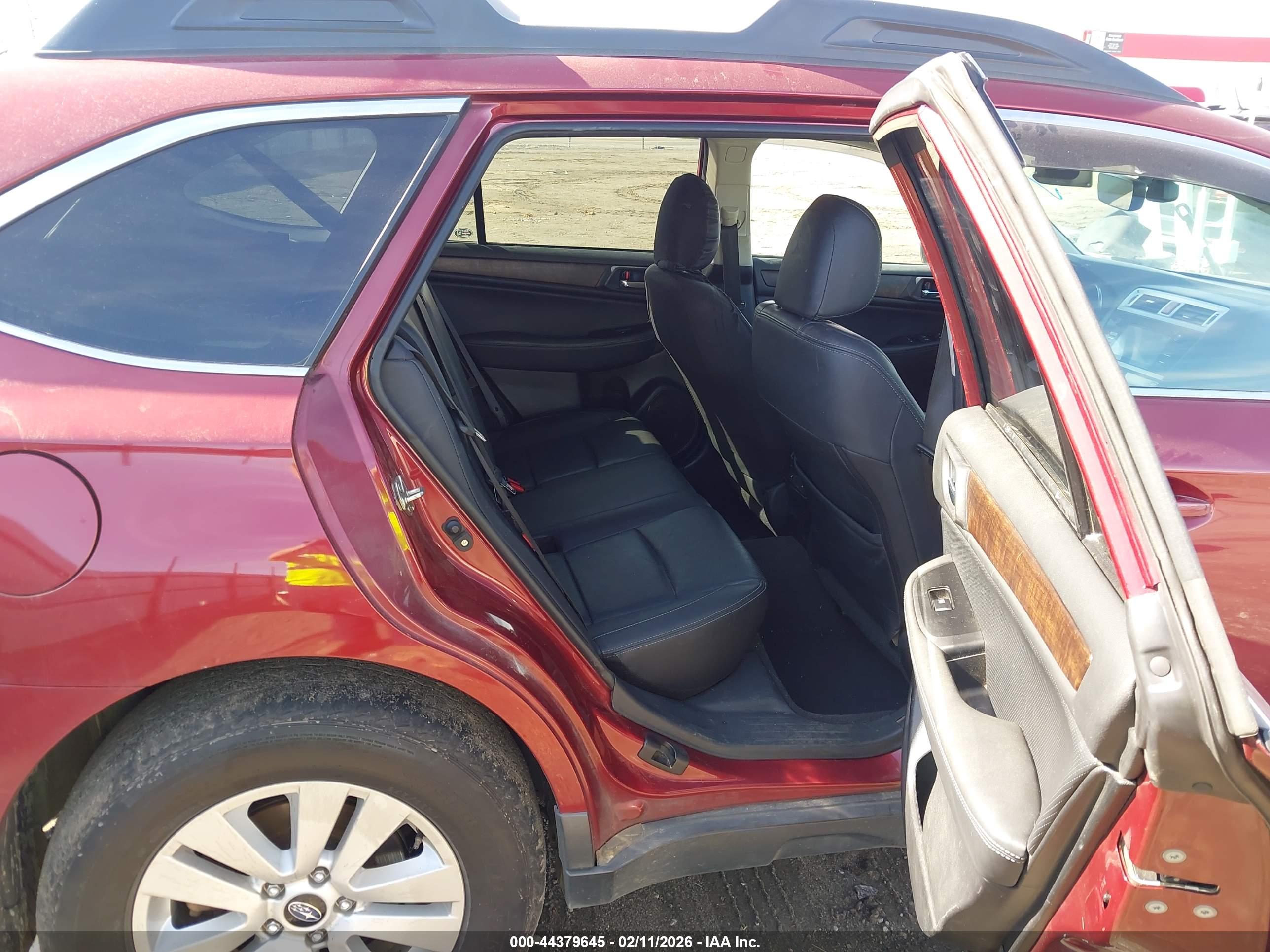 SUBARU OUTBACK image 8