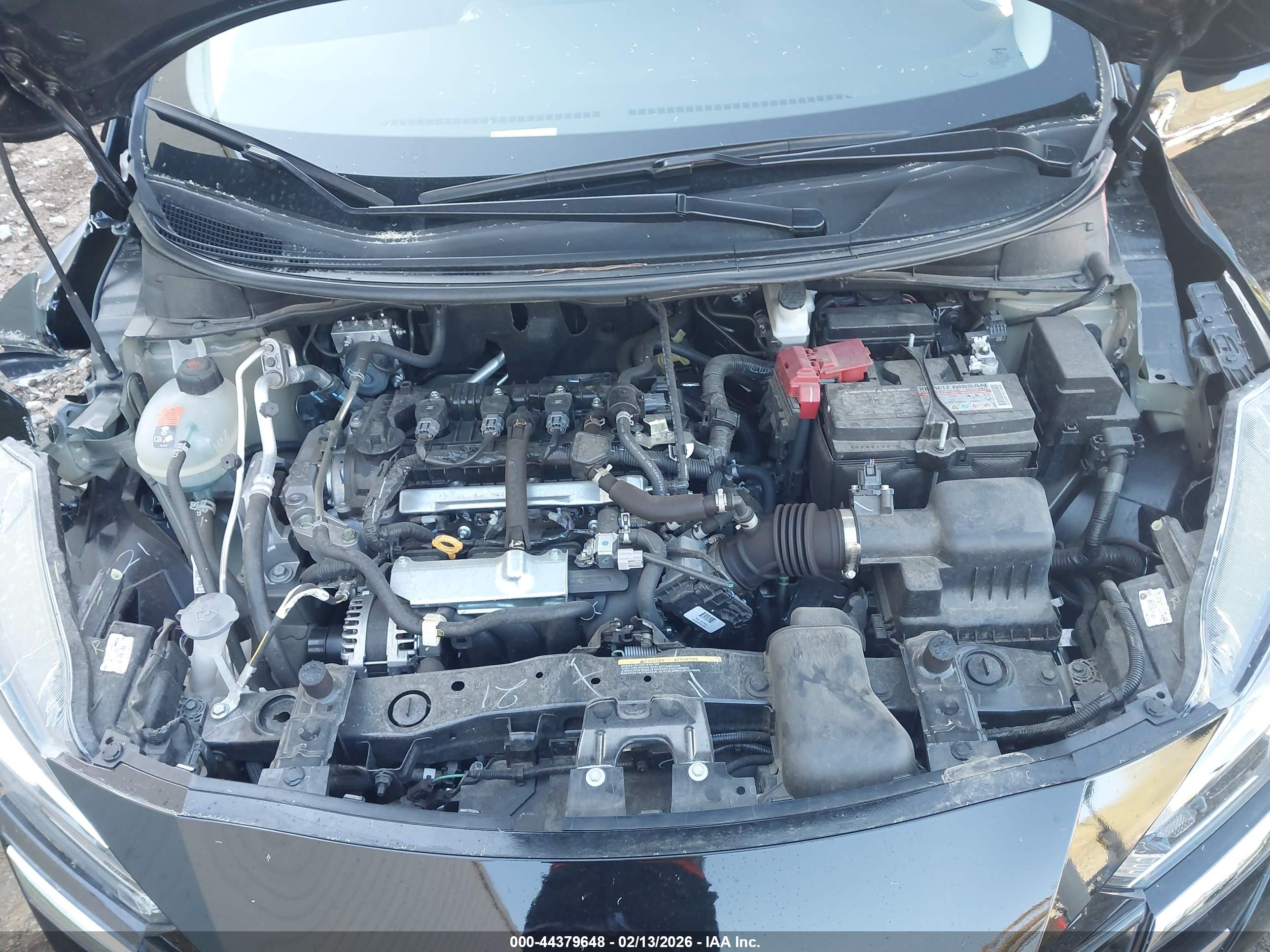 NISSAN VERSA image 10
