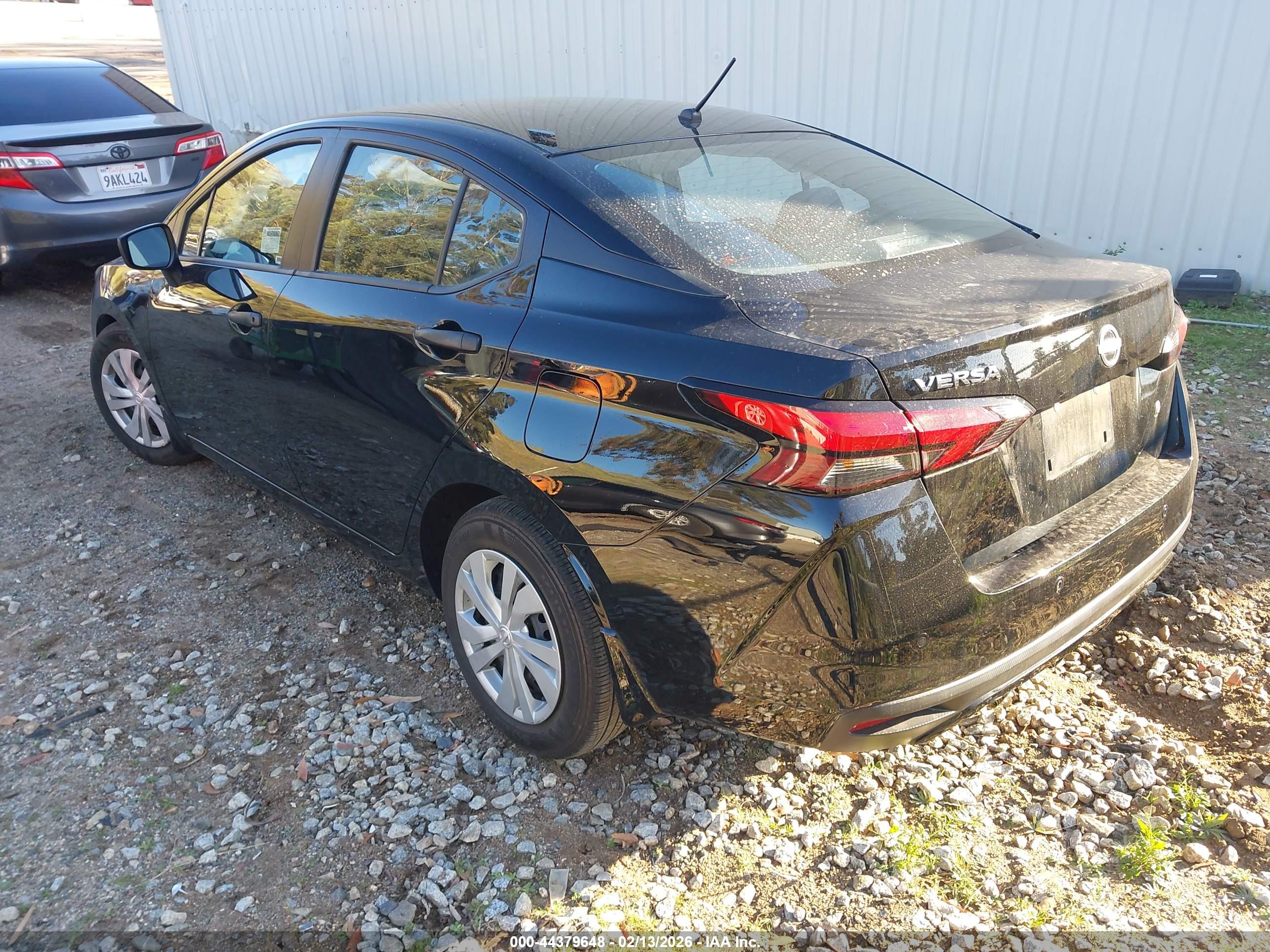 NISSAN VERSA image 3