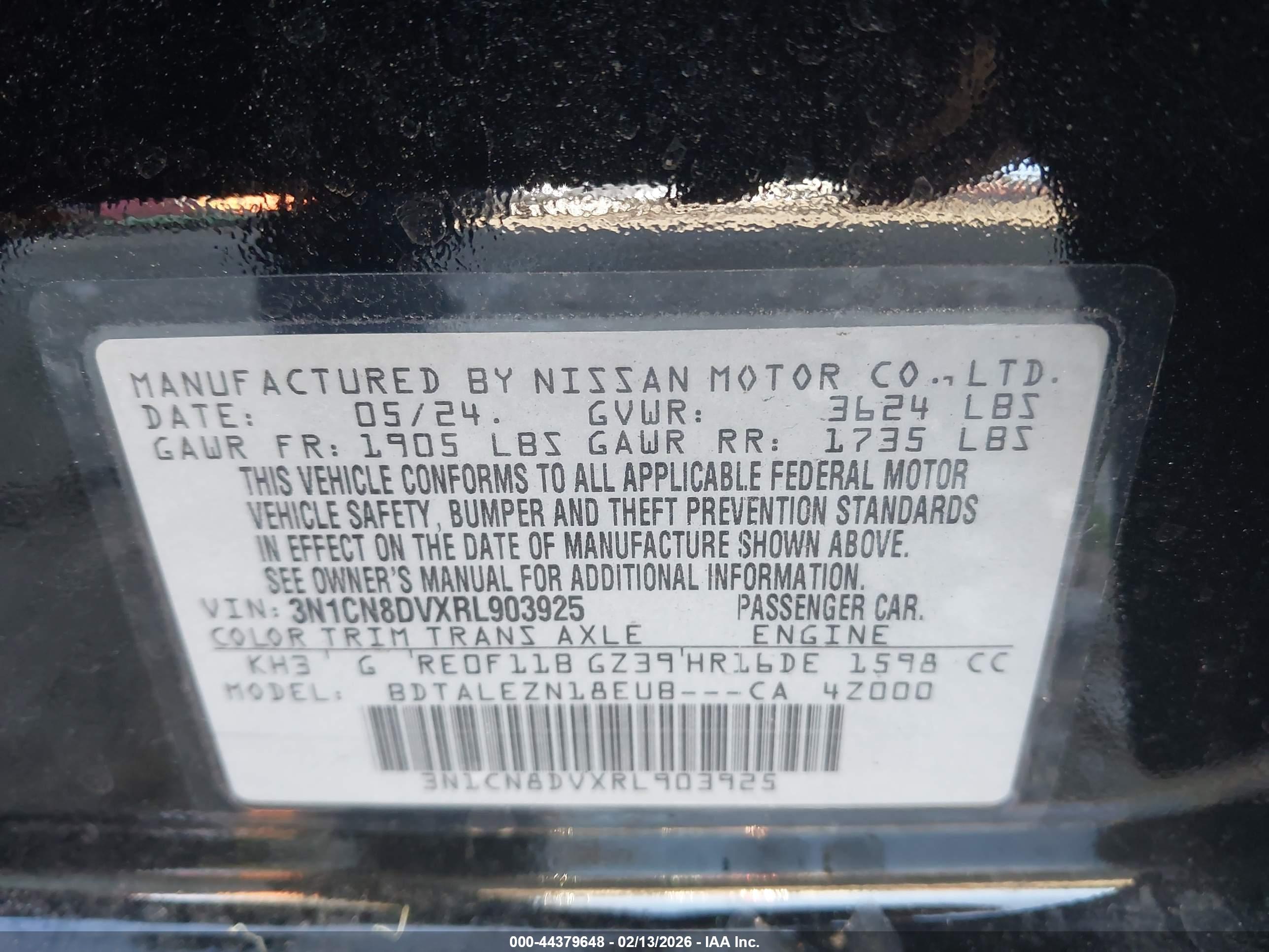 NISSAN VERSA image 9