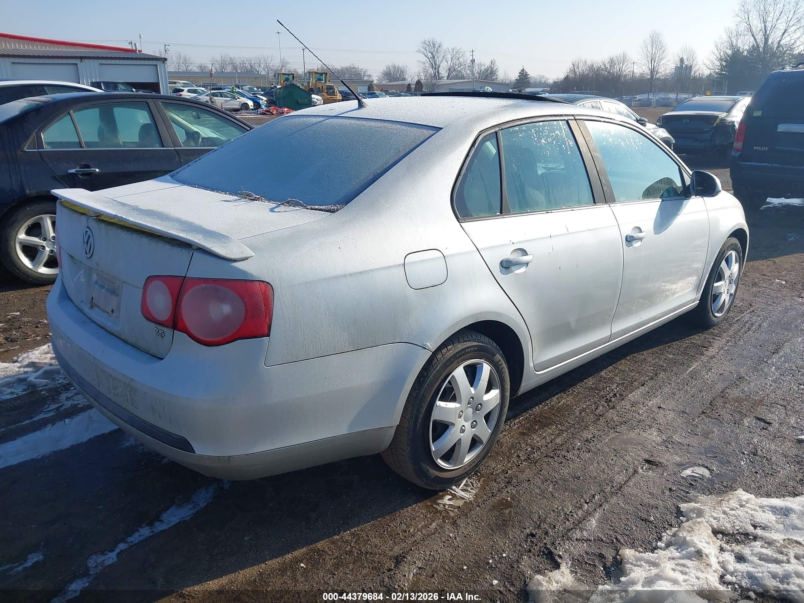 VOLKSWAGEN JETTA image 4
