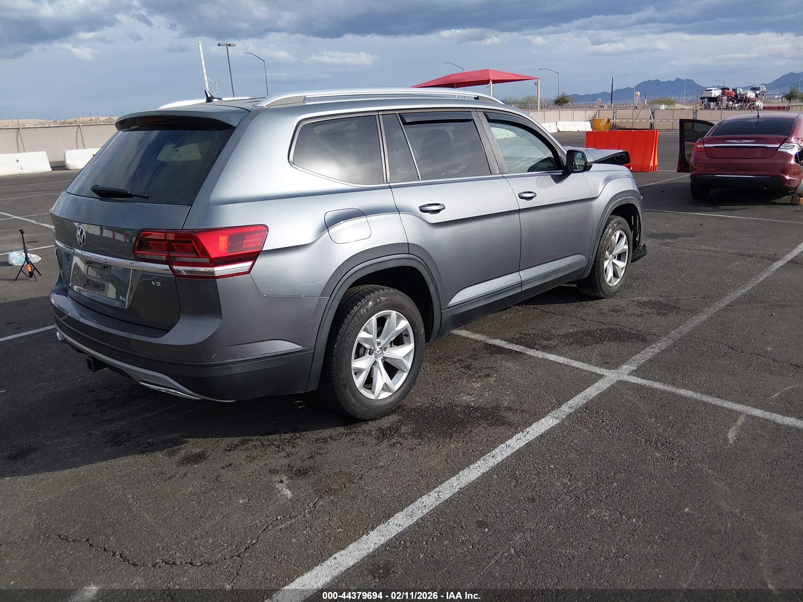 VOLKSWAGEN ATLAS image 4