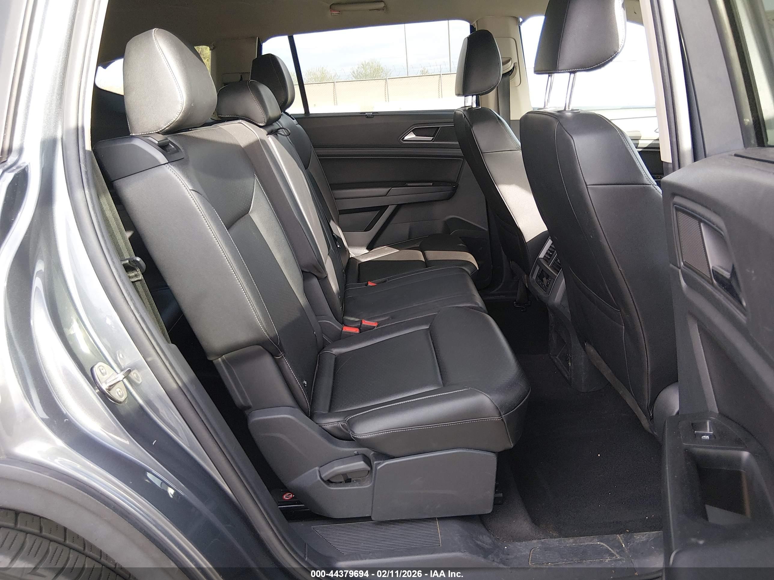 VOLKSWAGEN ATLAS image 8