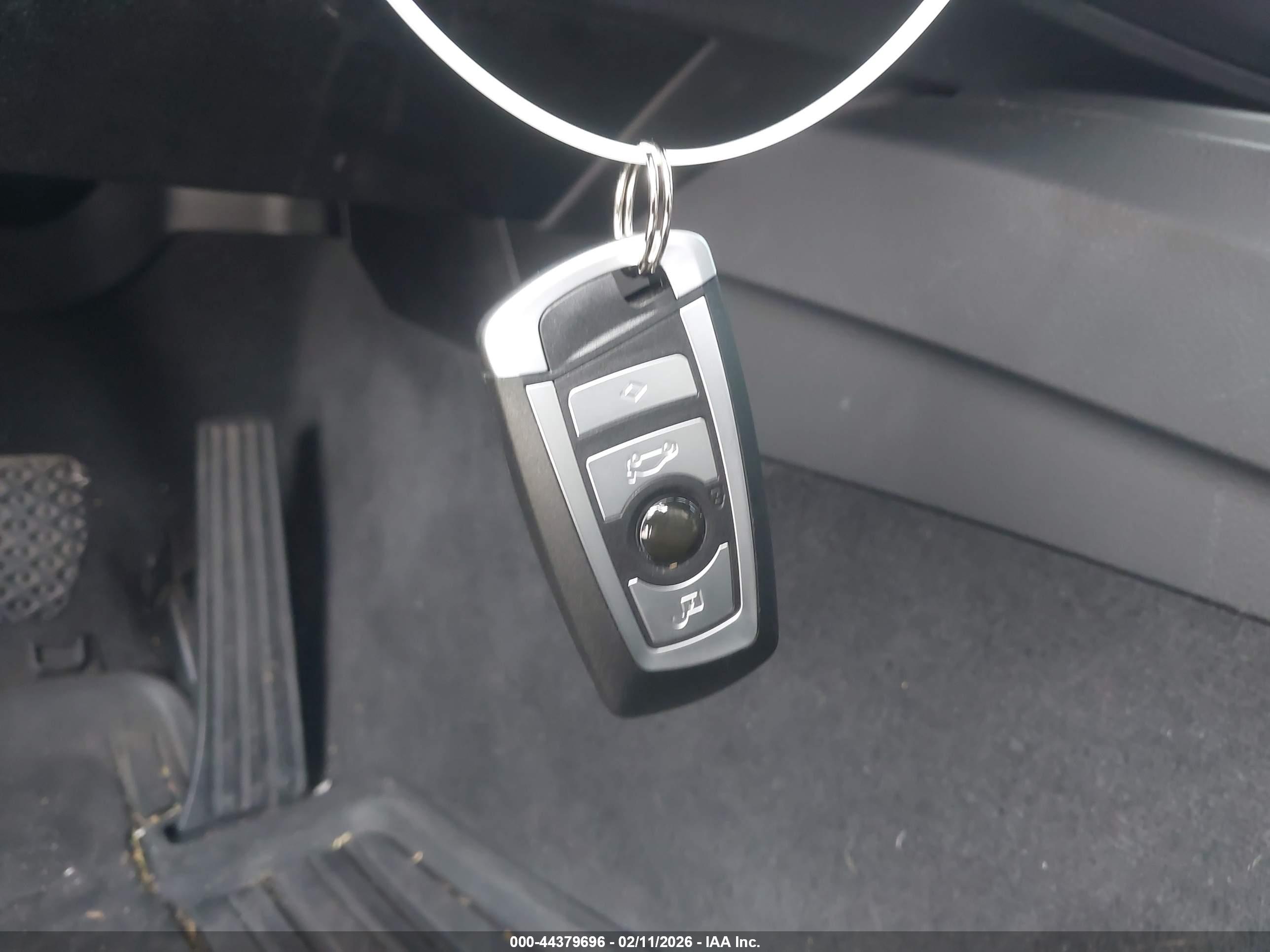 BMW 330E image 11