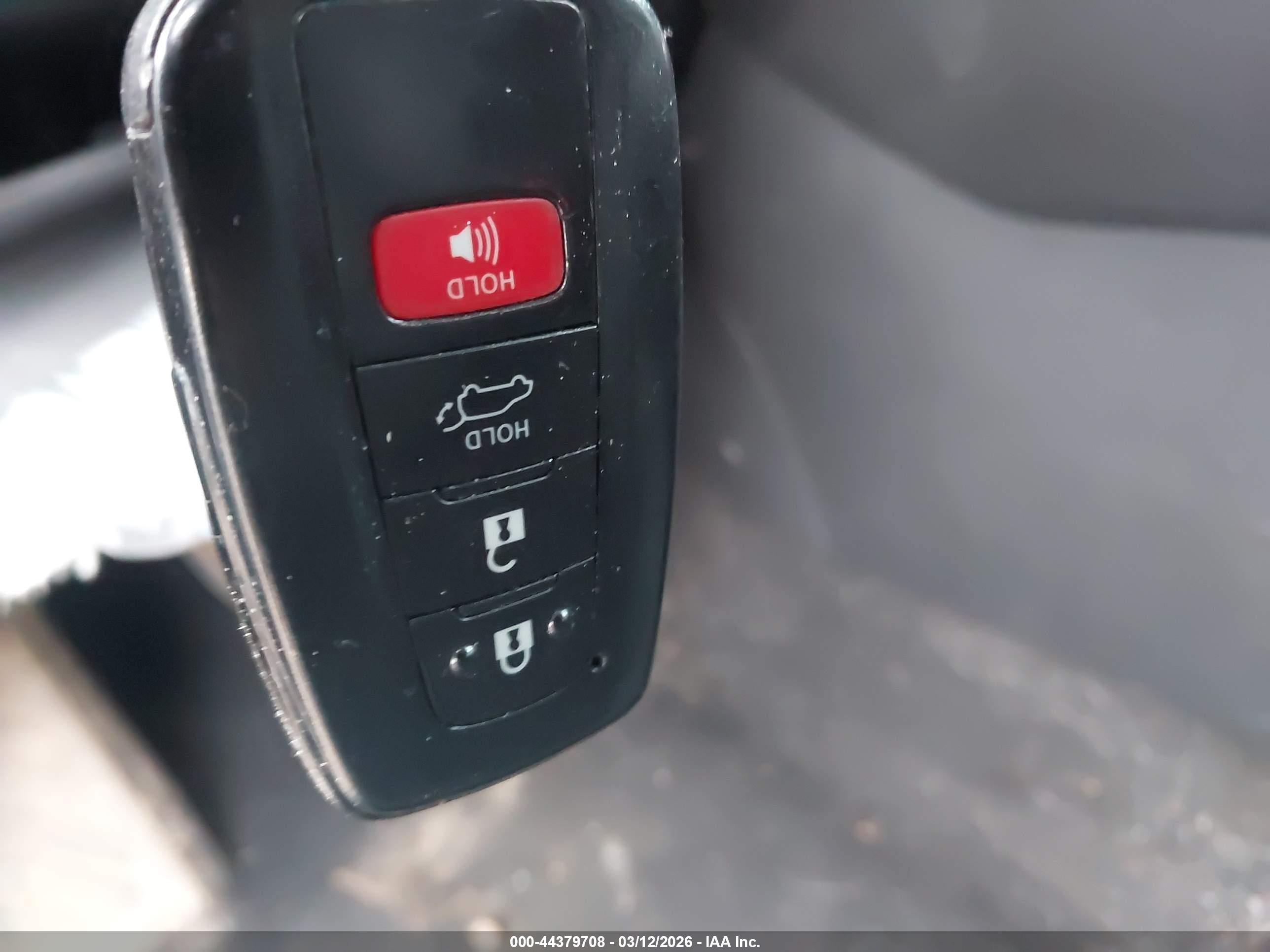 TOYOTA RAV4 image 11