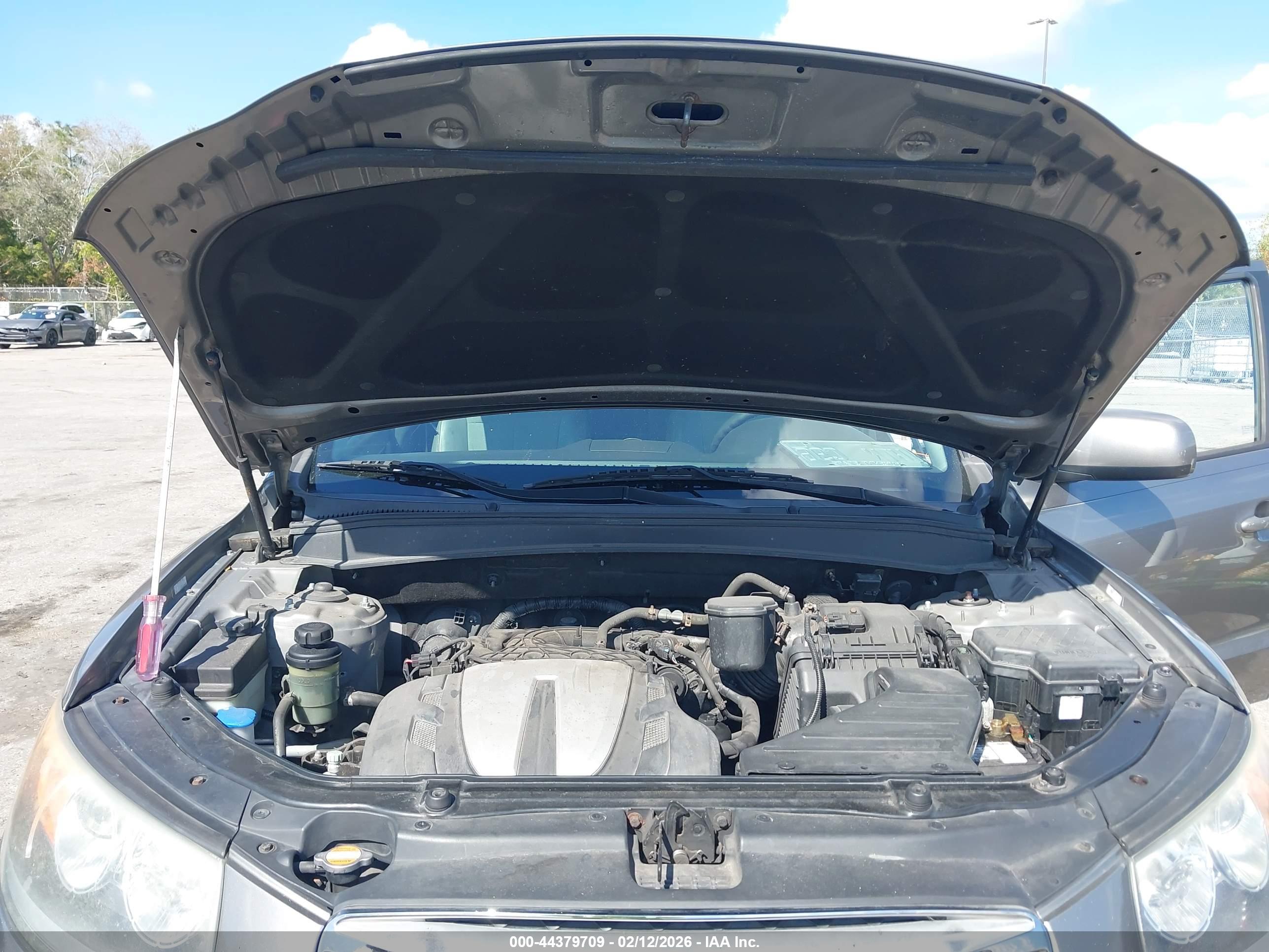 HYUNDAI SANTA image 10