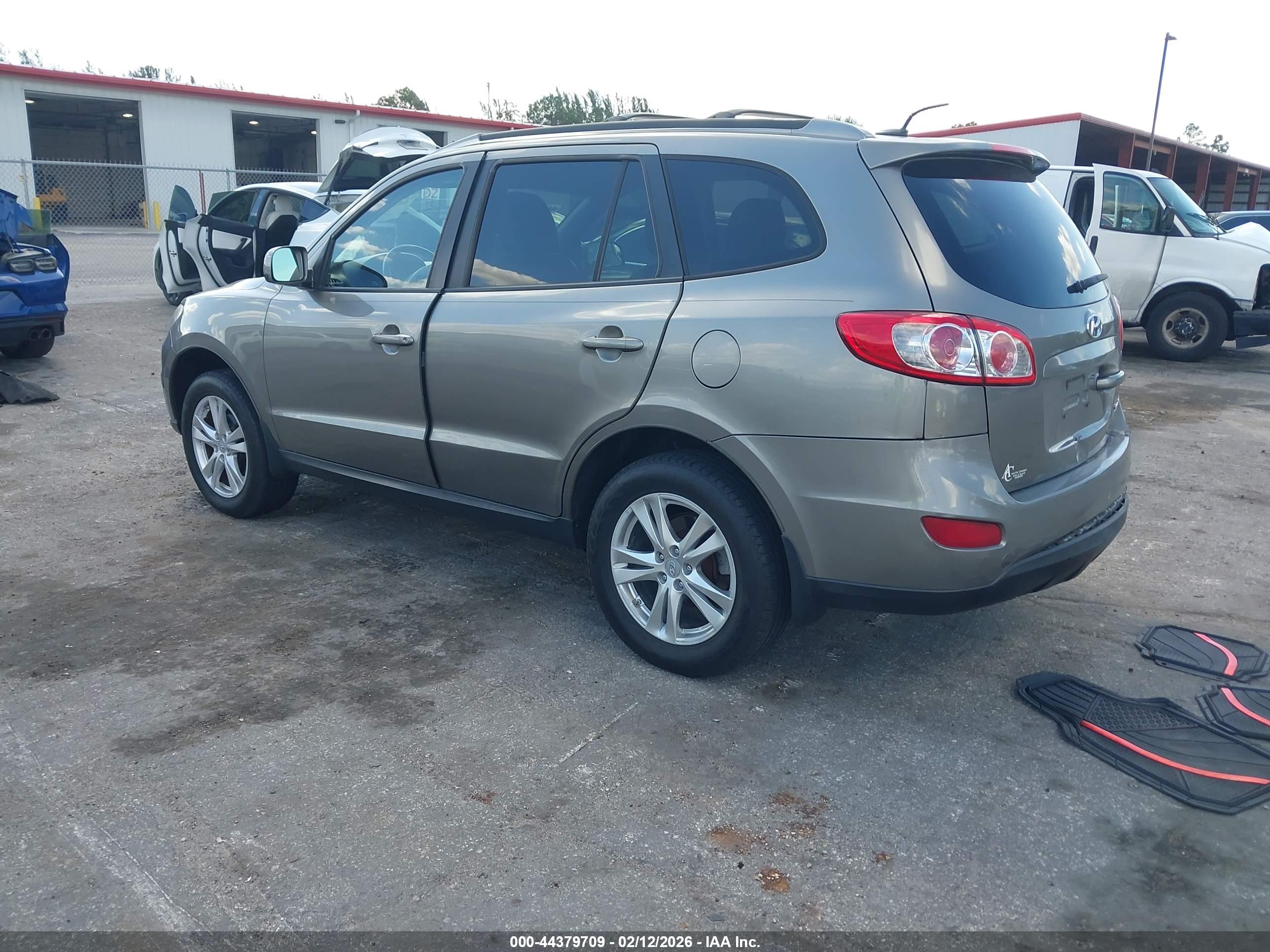 HYUNDAI SANTA image 3