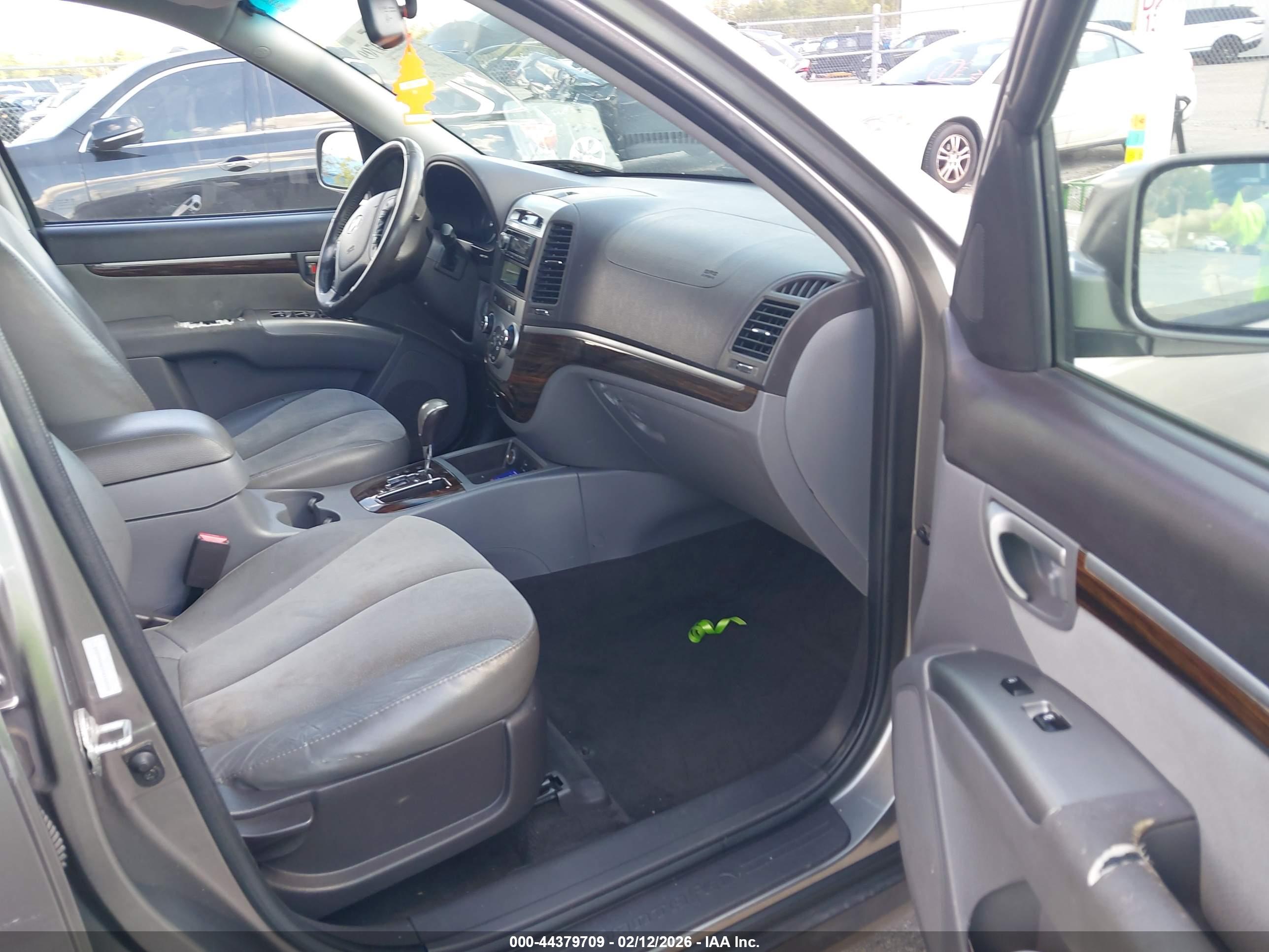 HYUNDAI SANTA image 5