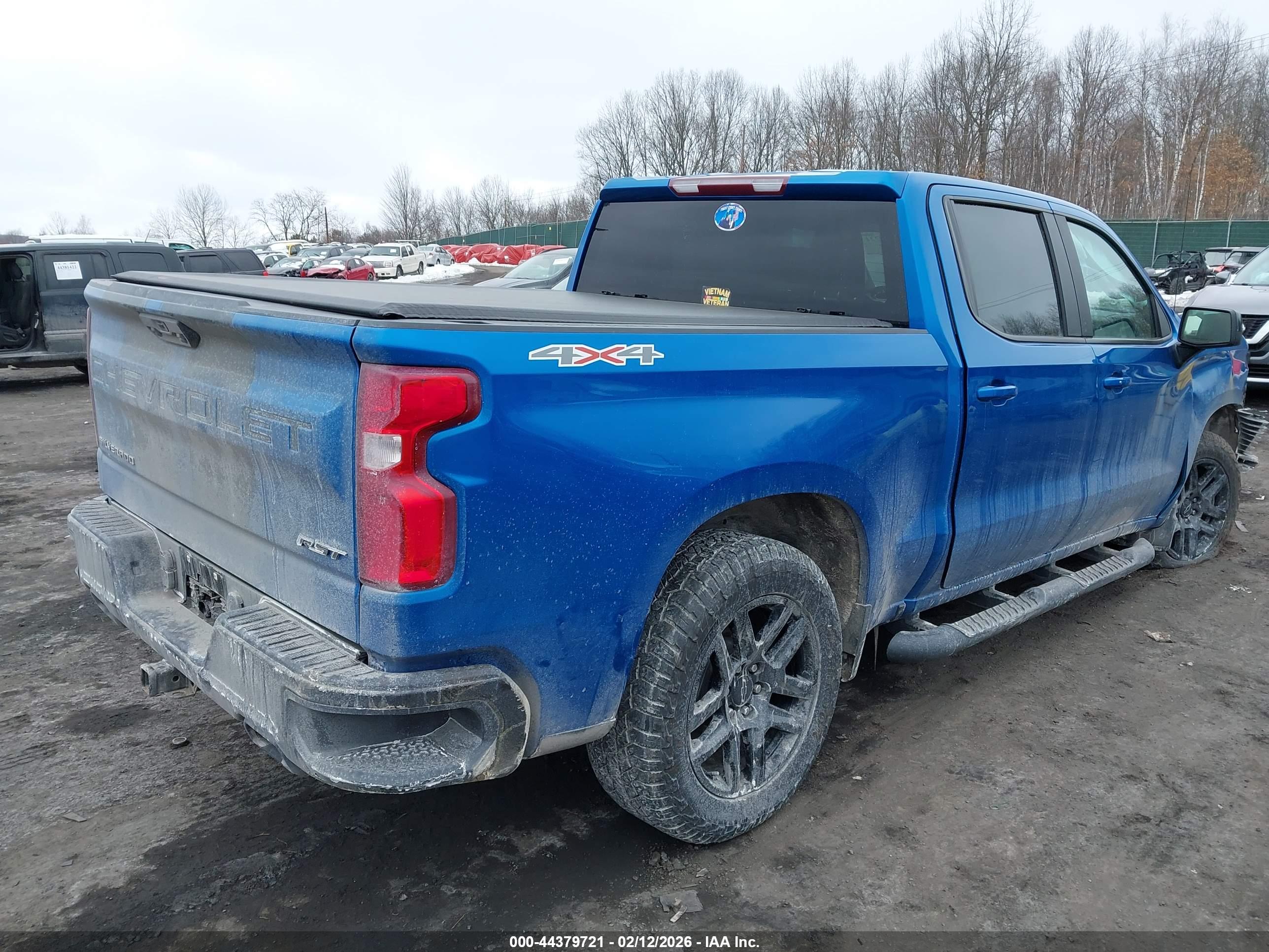 CHEVROLET SILVERADO image 4