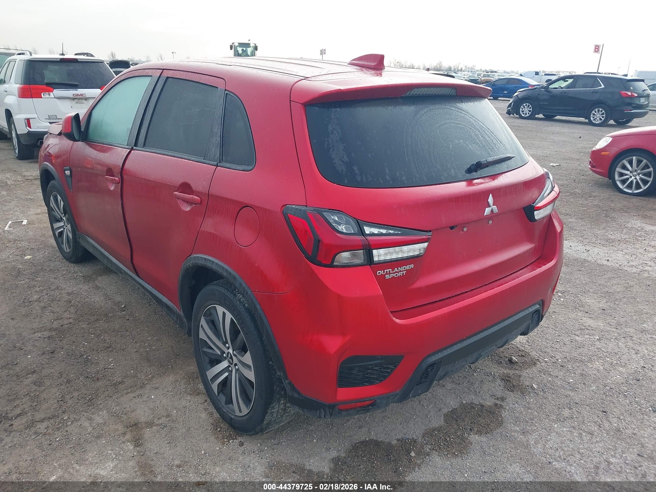 MITSUBISHI OUTLANDER image 3