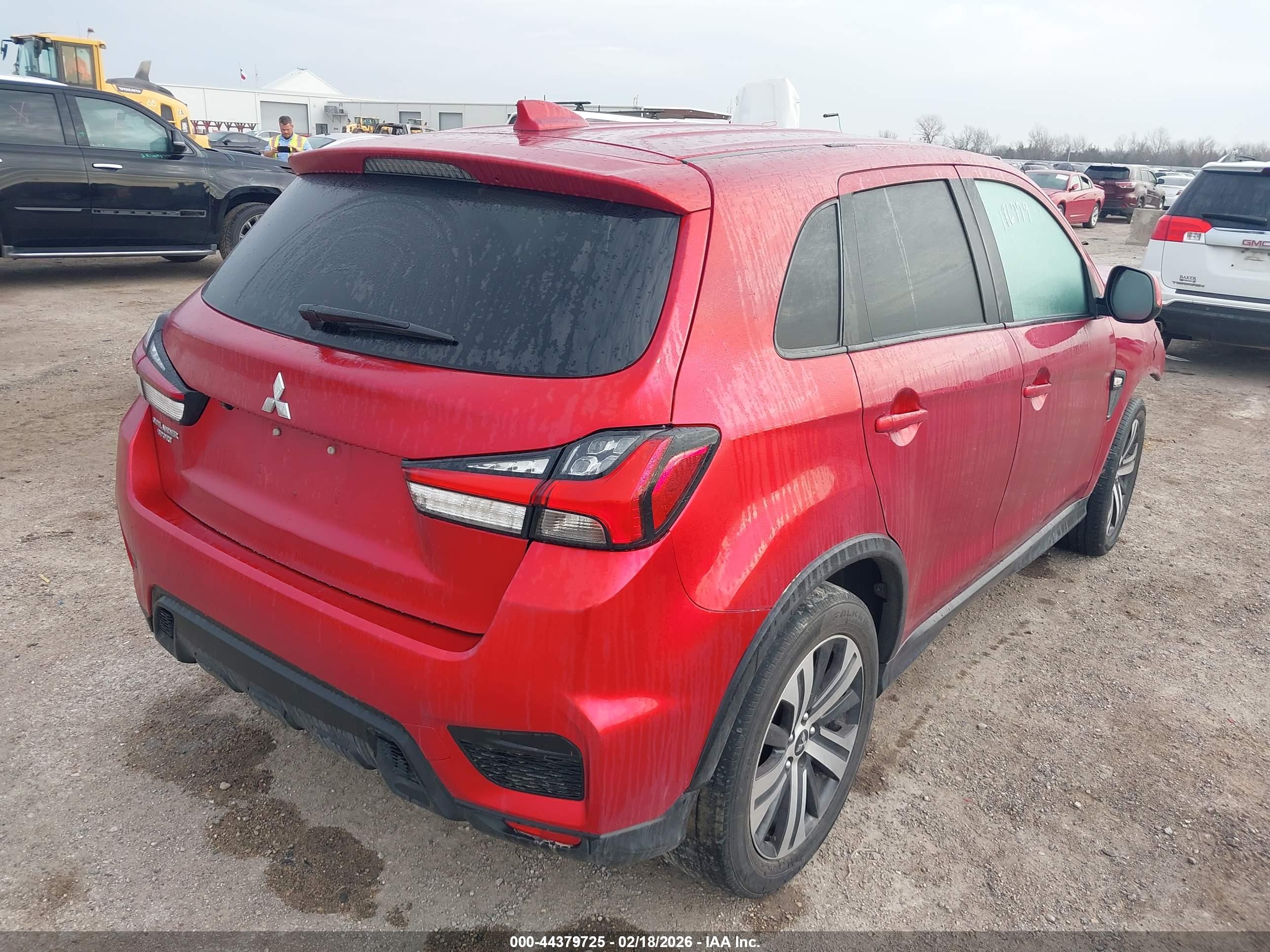 MITSUBISHI OUTLANDER image 4