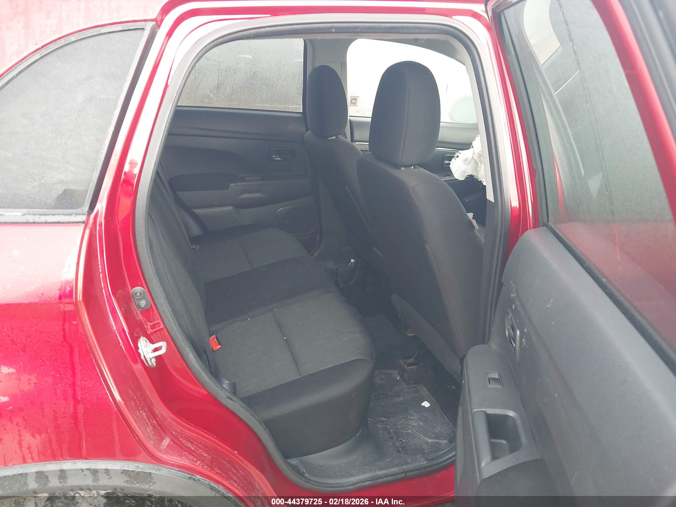MITSUBISHI OUTLANDER image 8