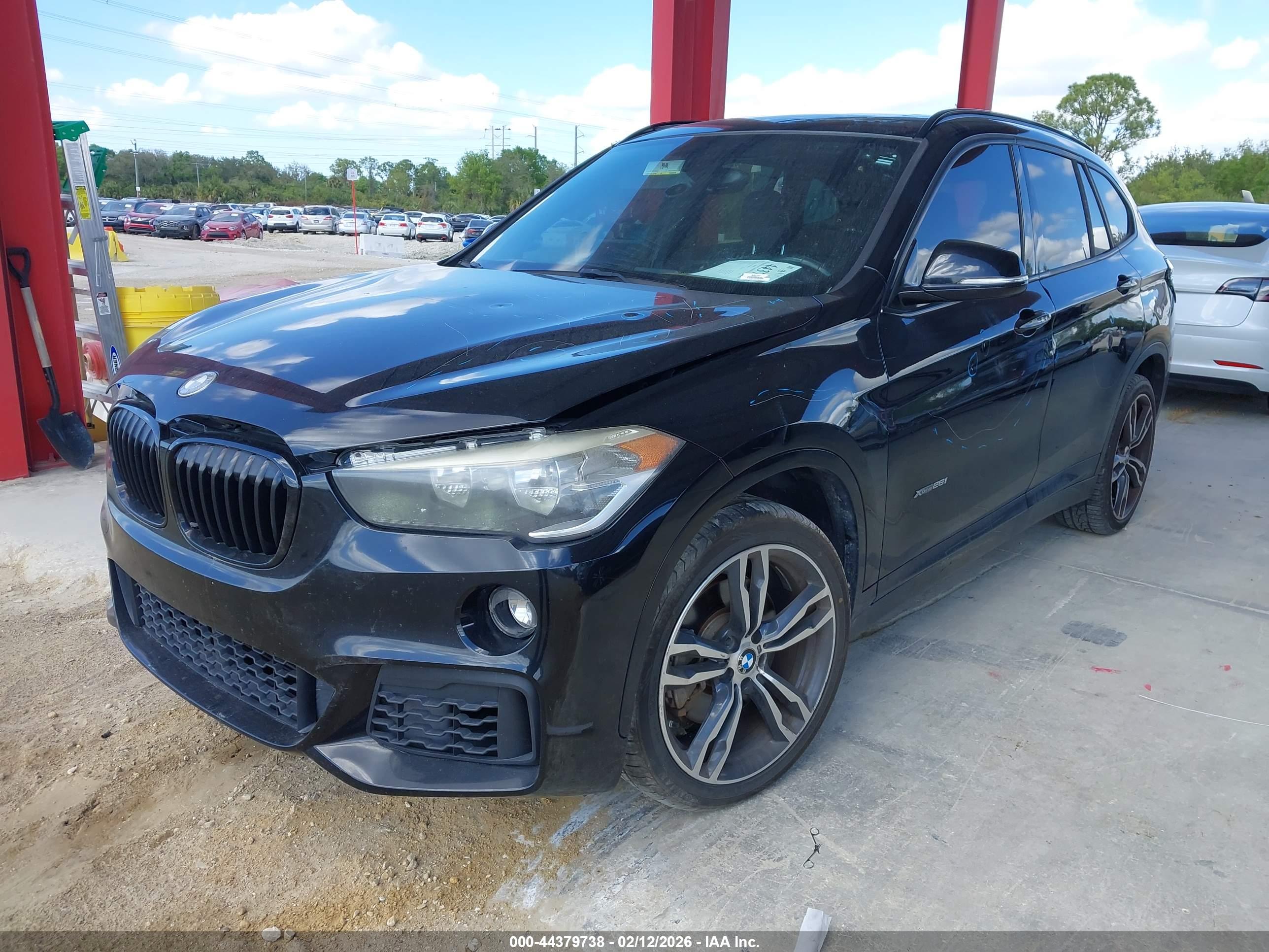 BMW X1 image 2