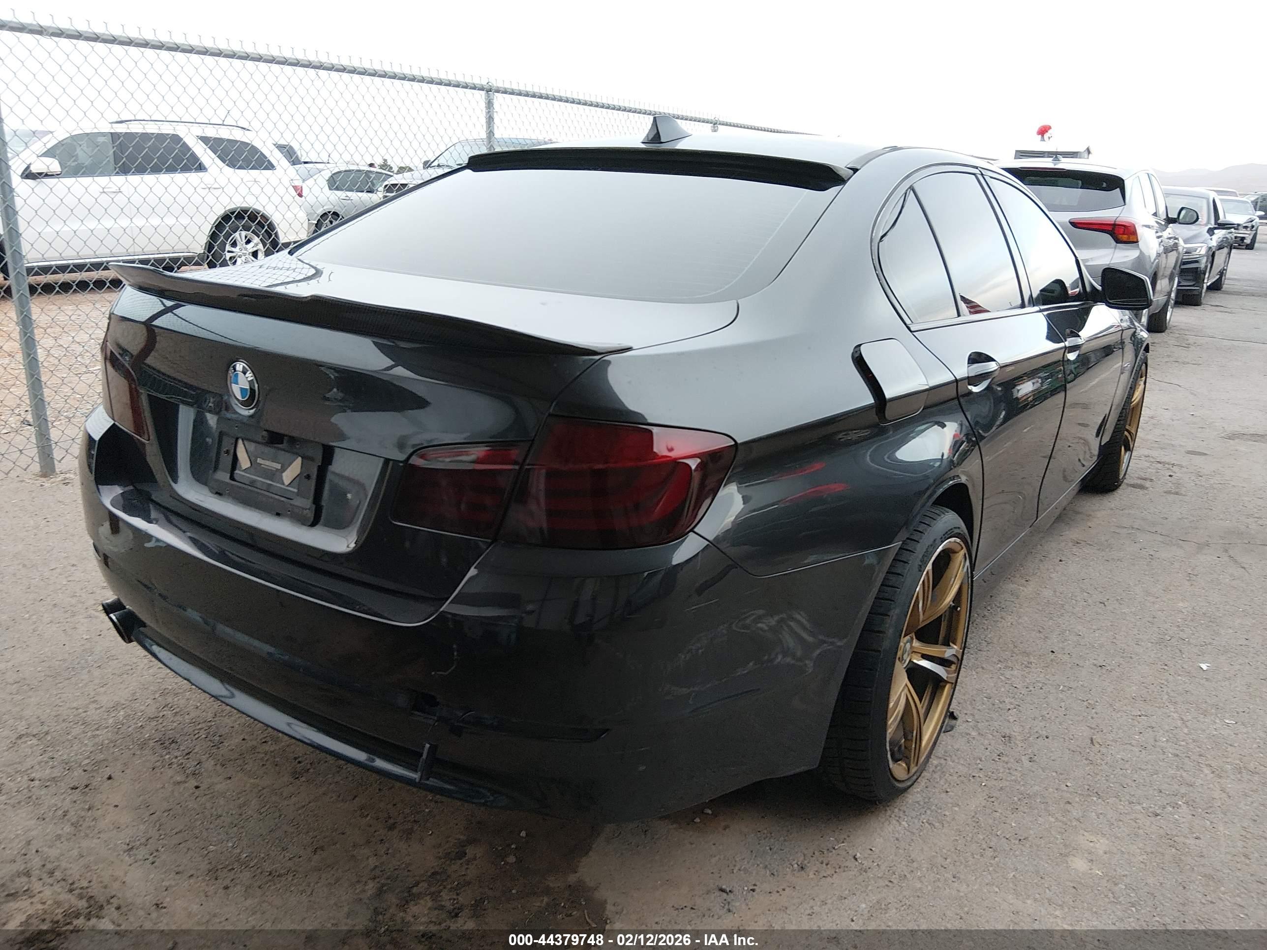 BMW 528I image 4