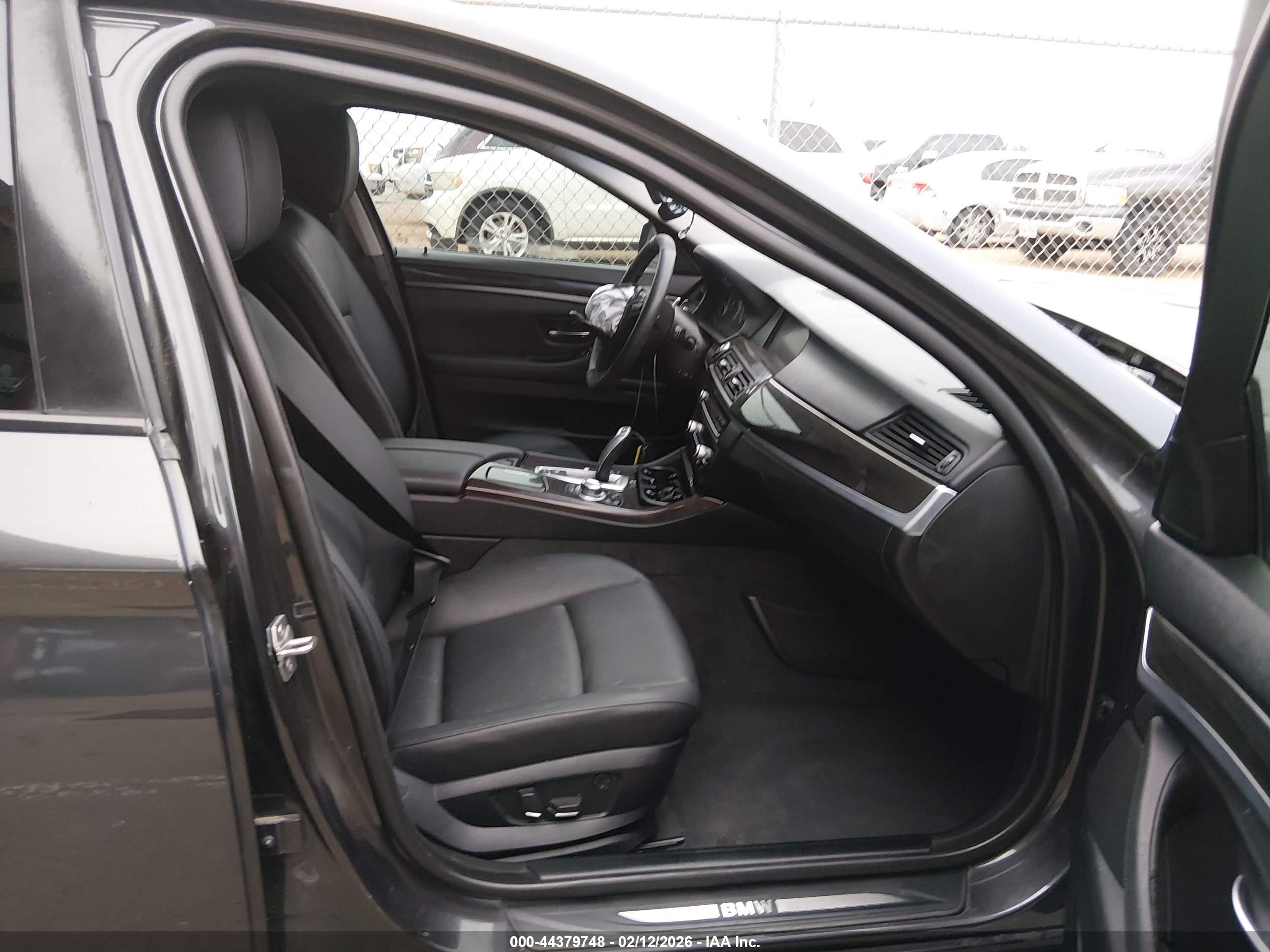 BMW 528I image 5