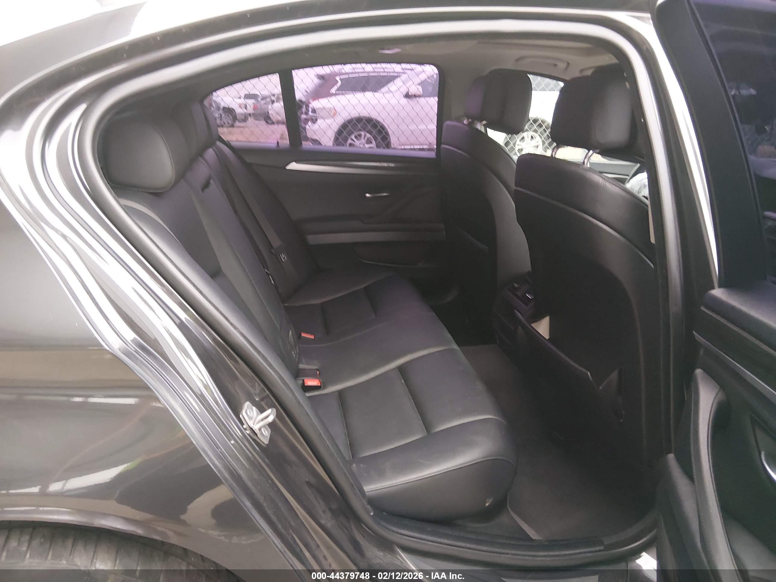 BMW 528I image 8