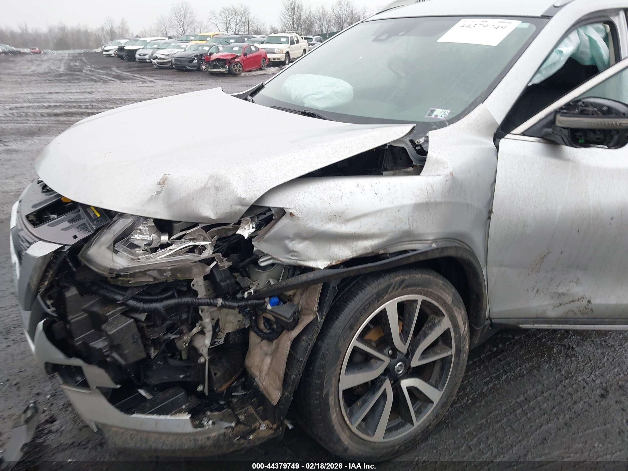 NISSAN ROGUE image 6