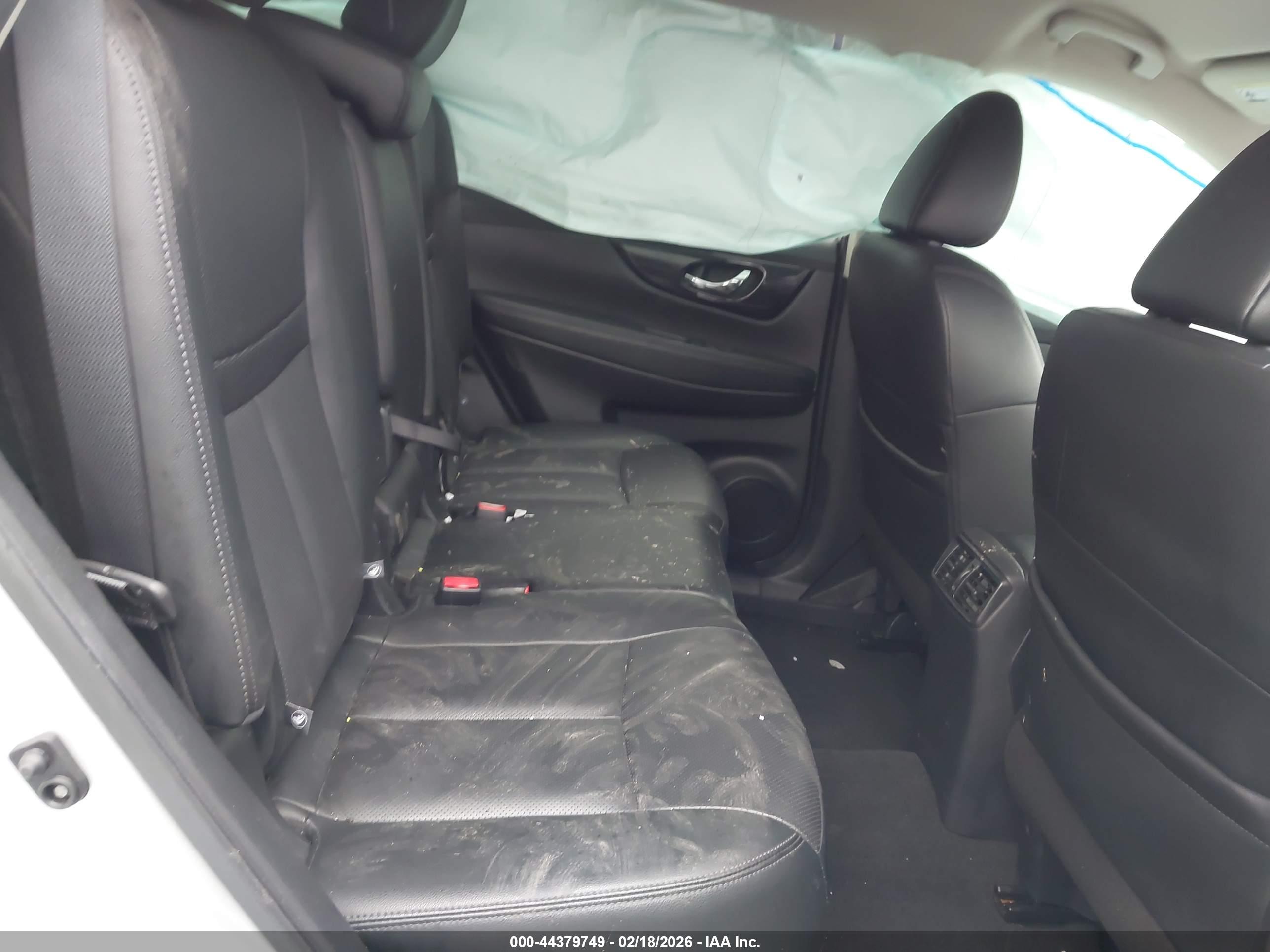 NISSAN ROGUE image 8