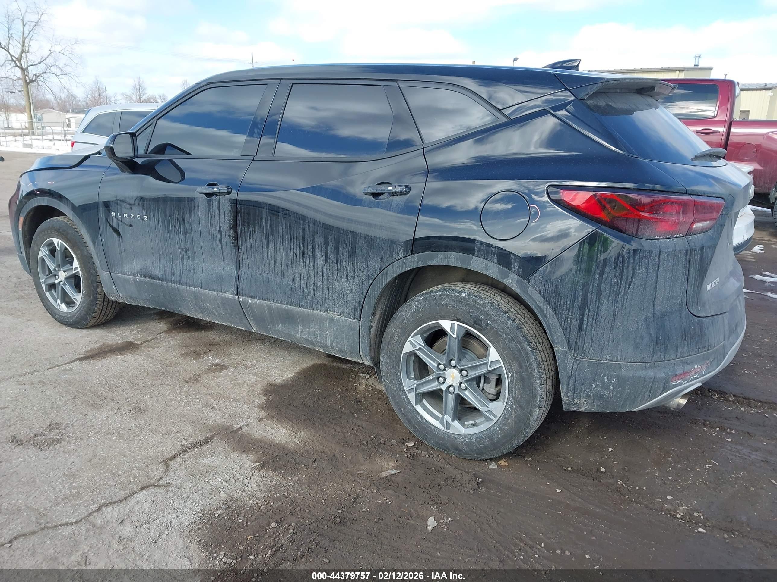 CHEVROLET BLAZER image 3