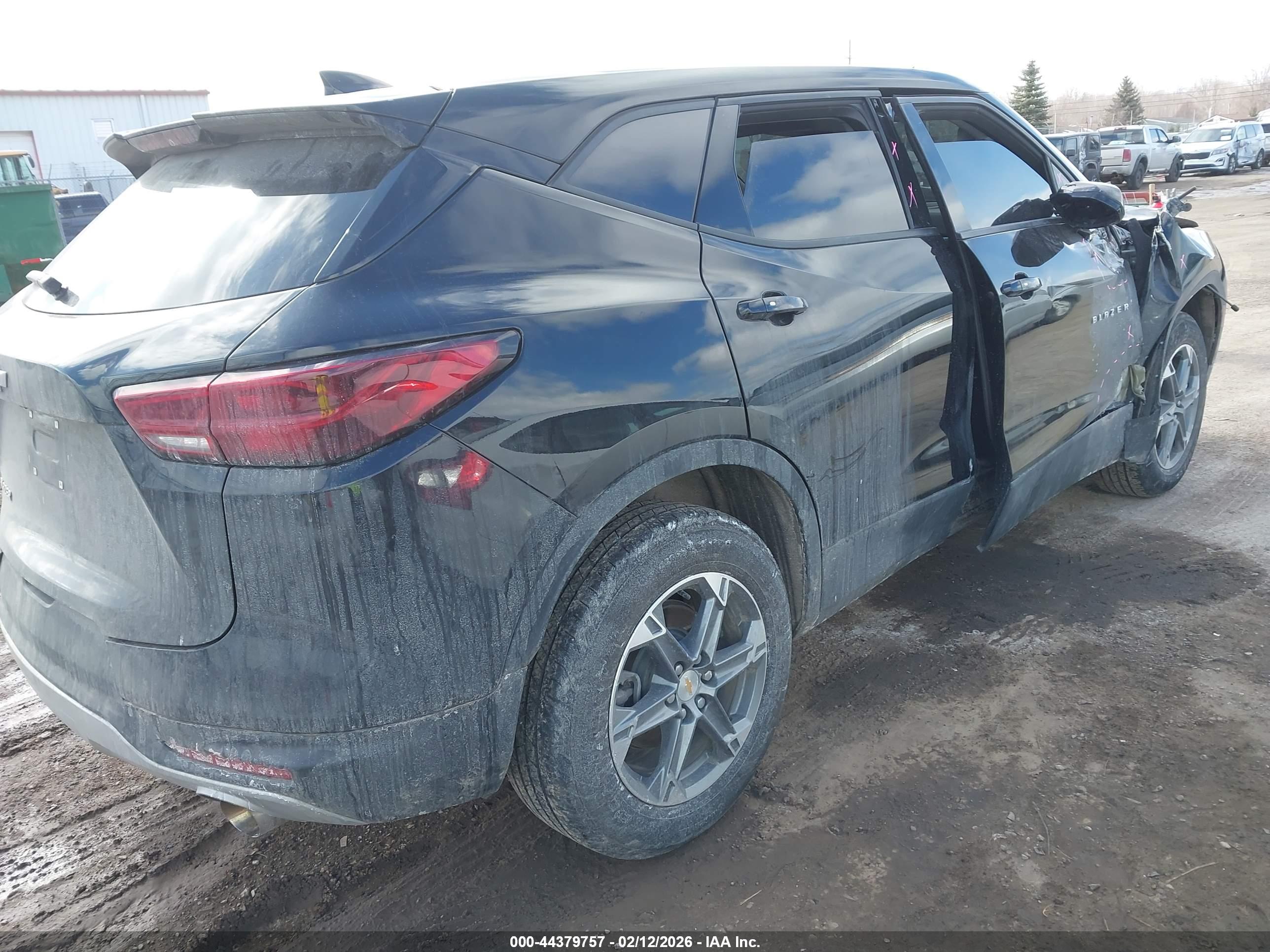 CHEVROLET BLAZER image 4