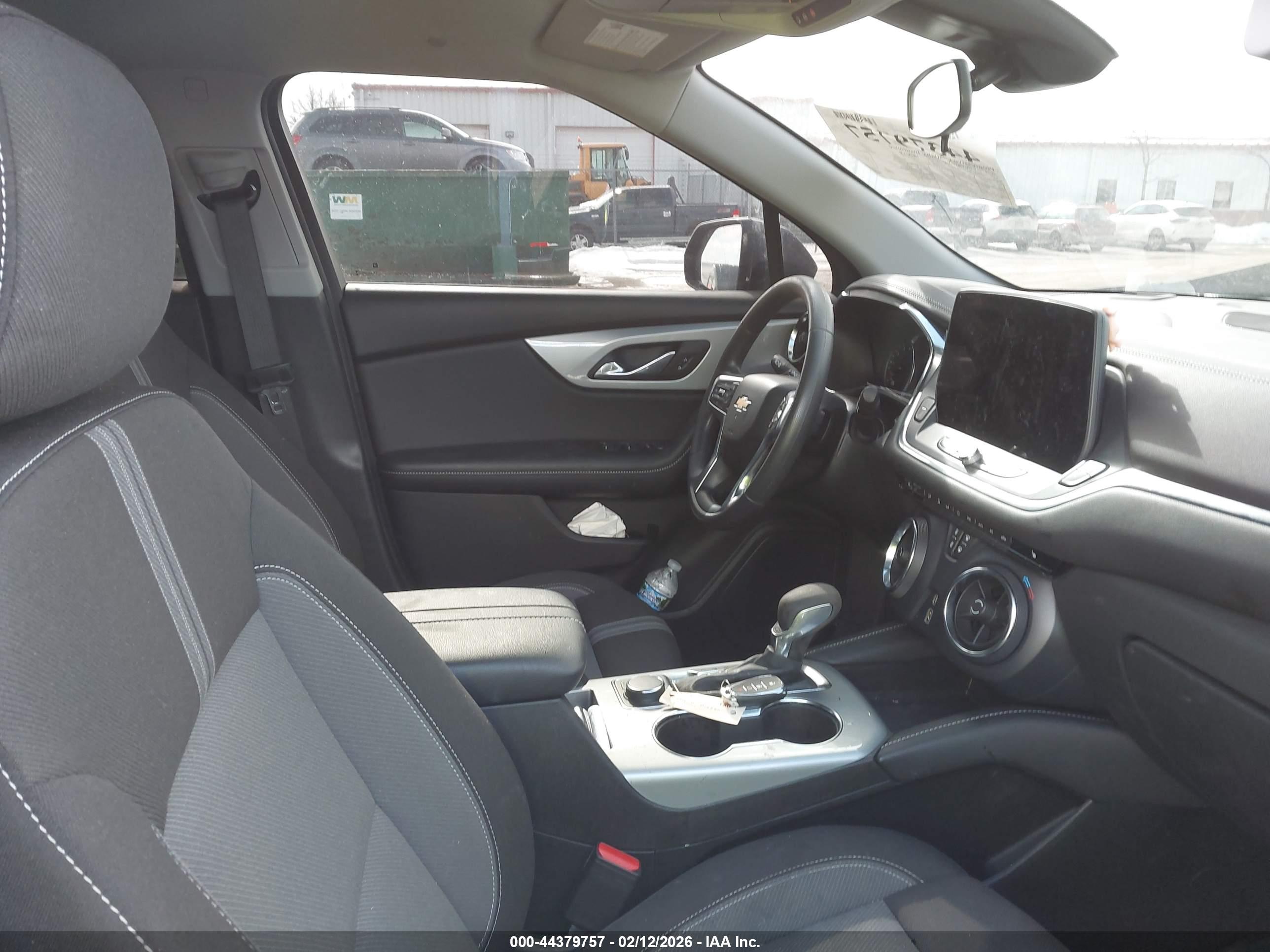 CHEVROLET BLAZER image 5