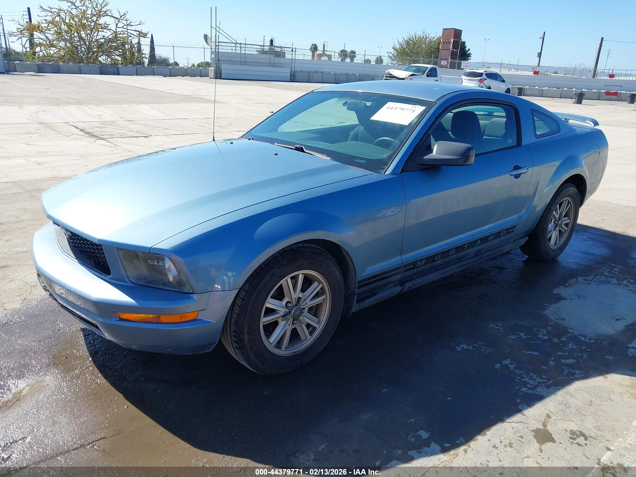 FORD MUSTANG image 2