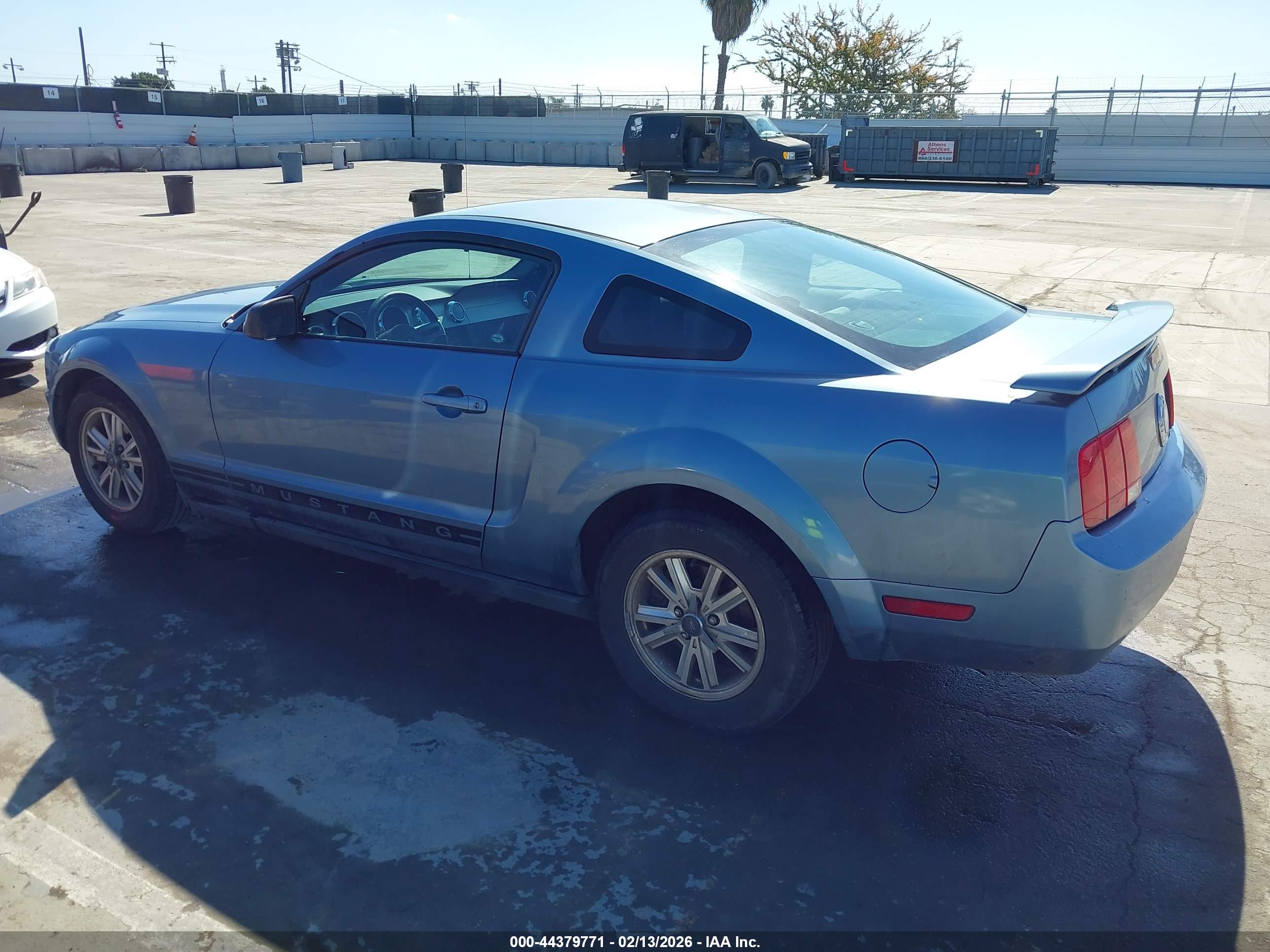 FORD MUSTANG image 3
