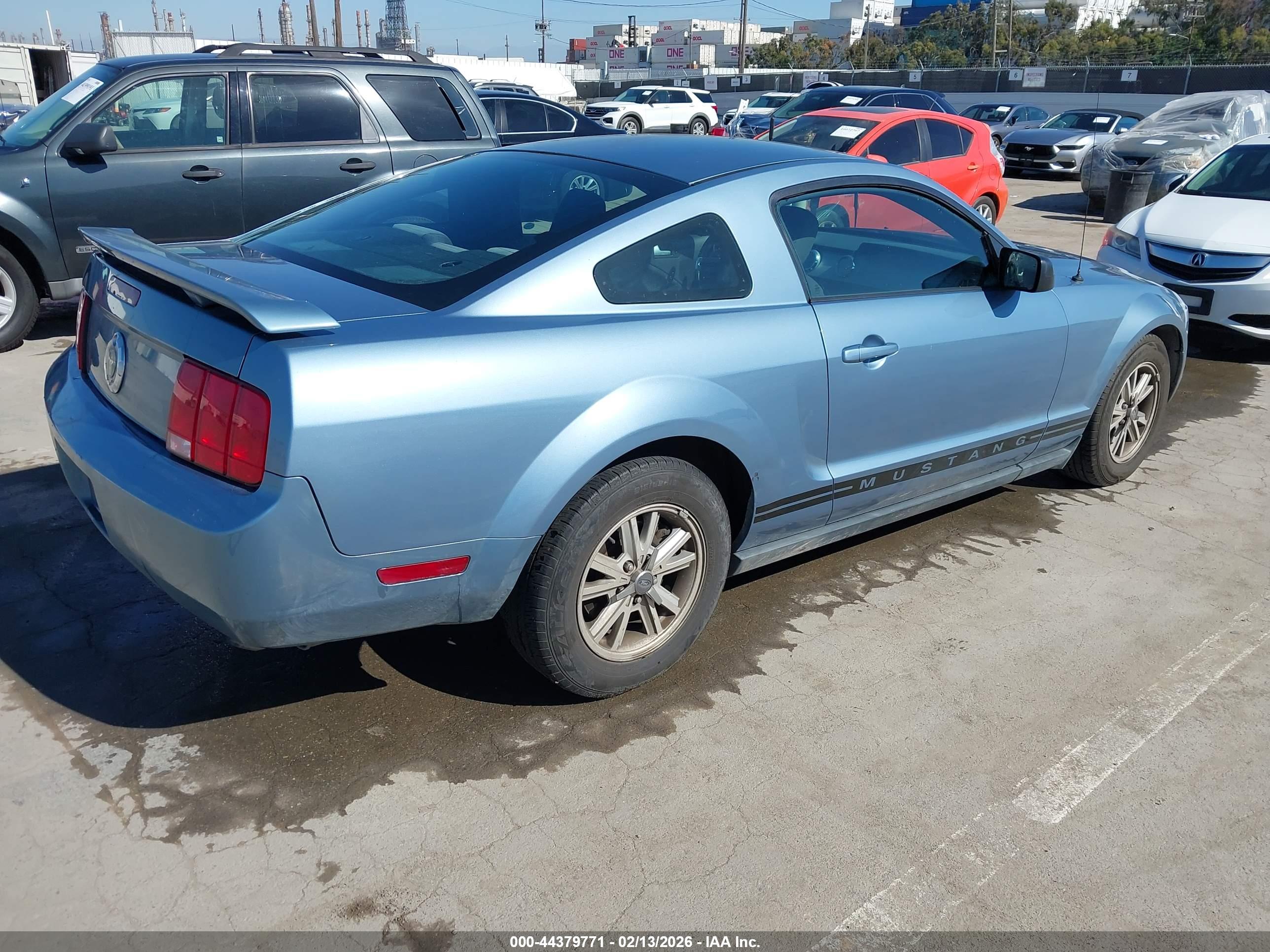 FORD MUSTANG image 4
