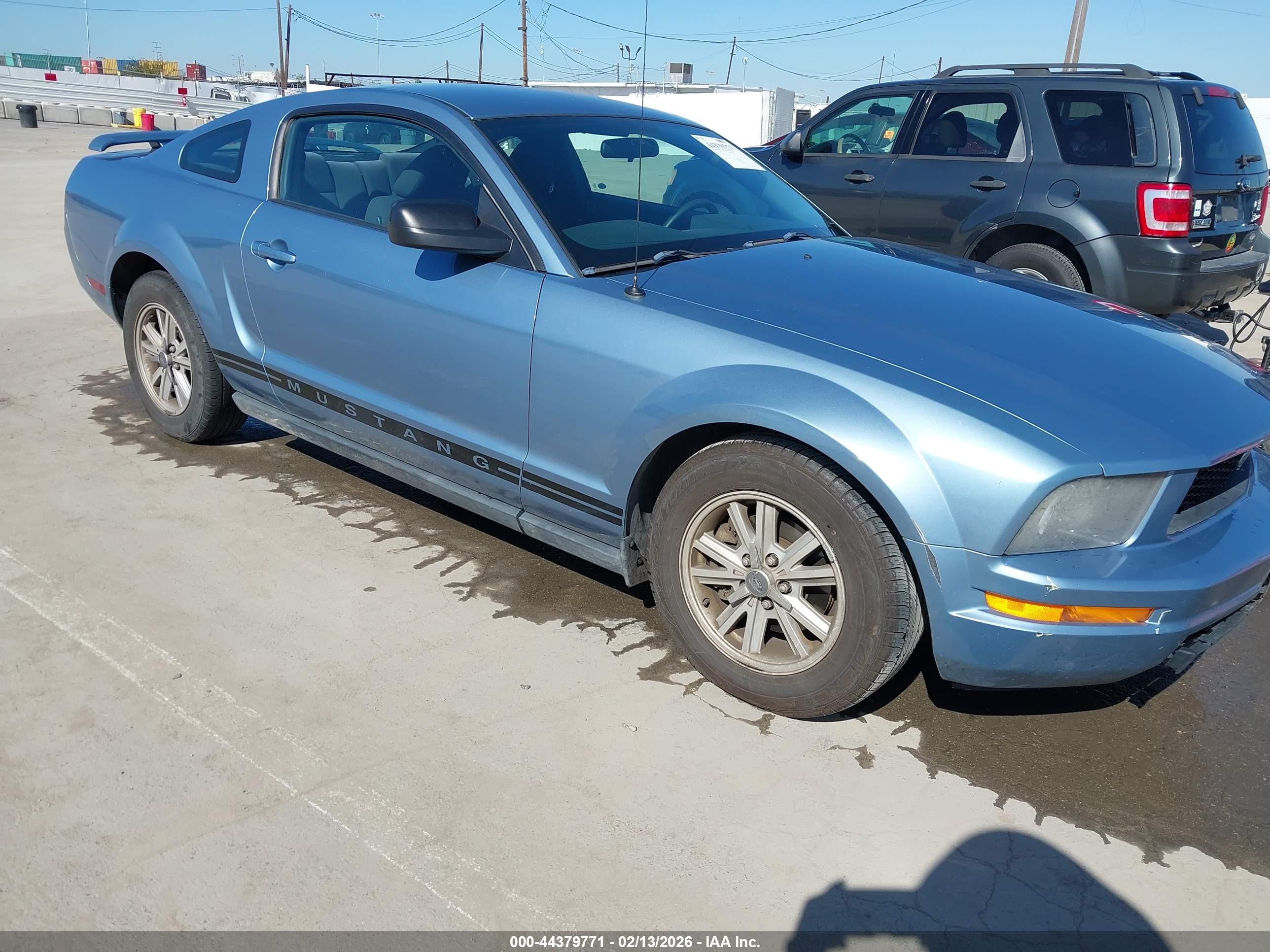 FORD MUSTANG image 6