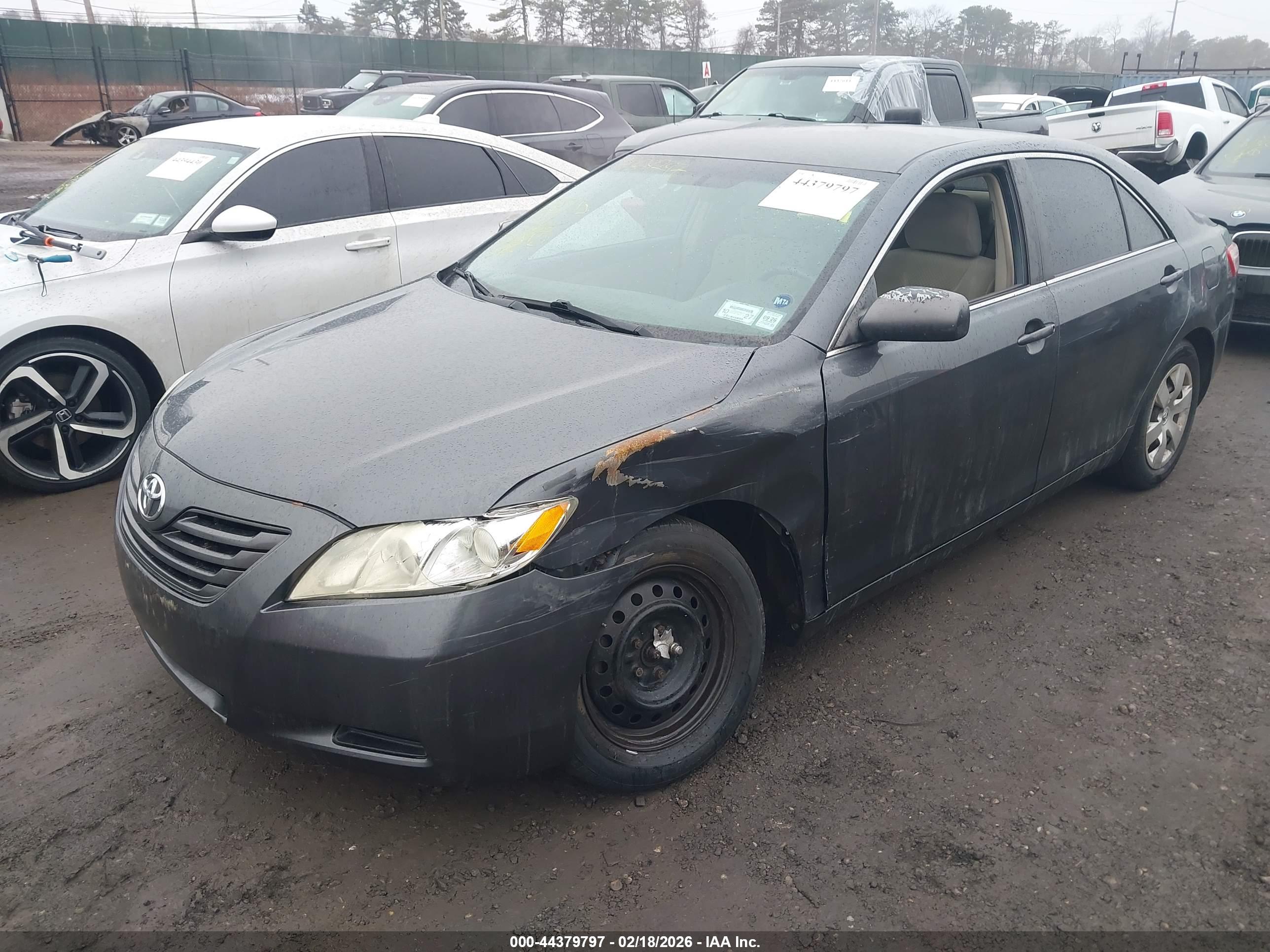 TOYOTA CAMRY image 2