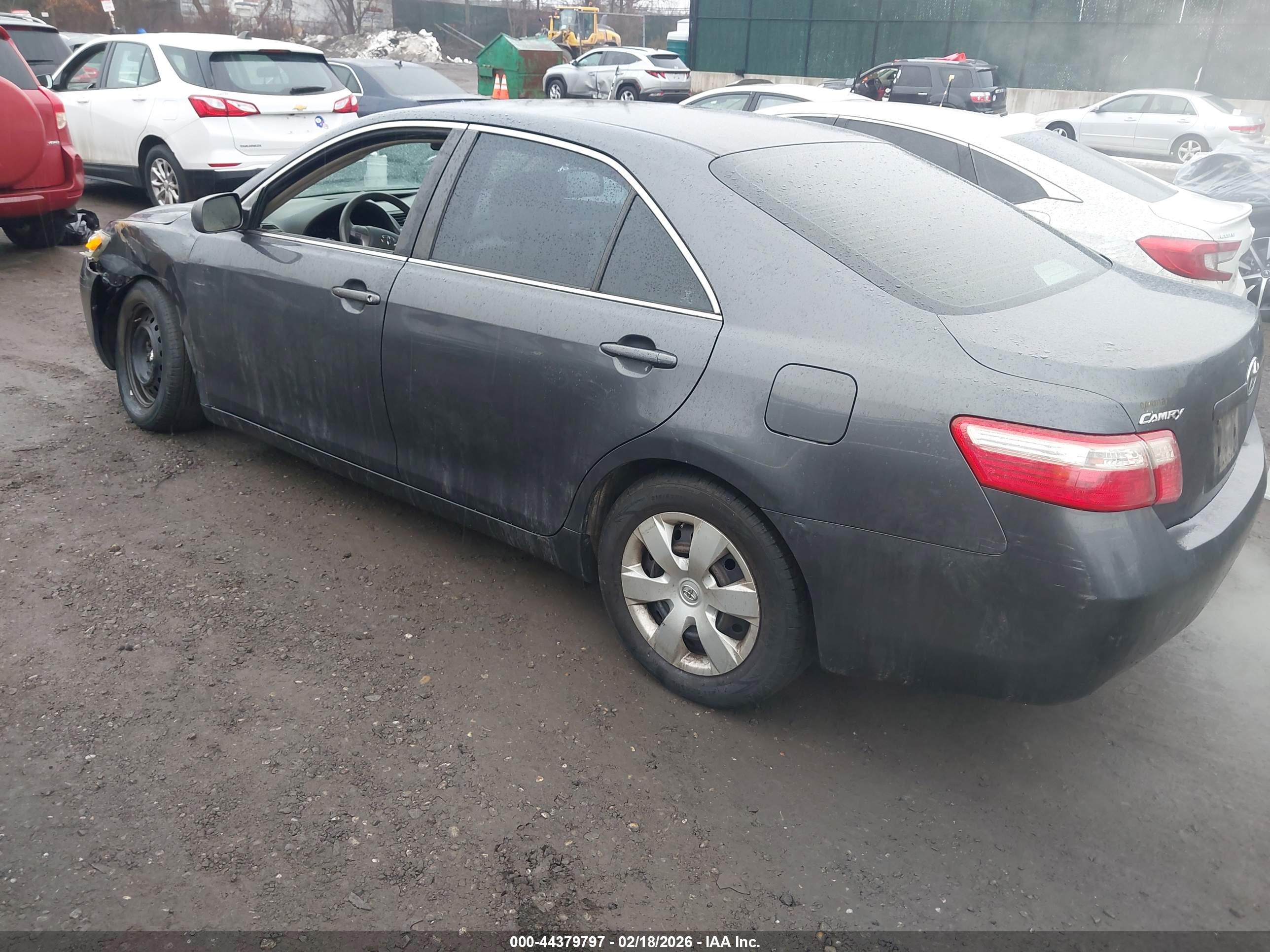 TOYOTA CAMRY image 3